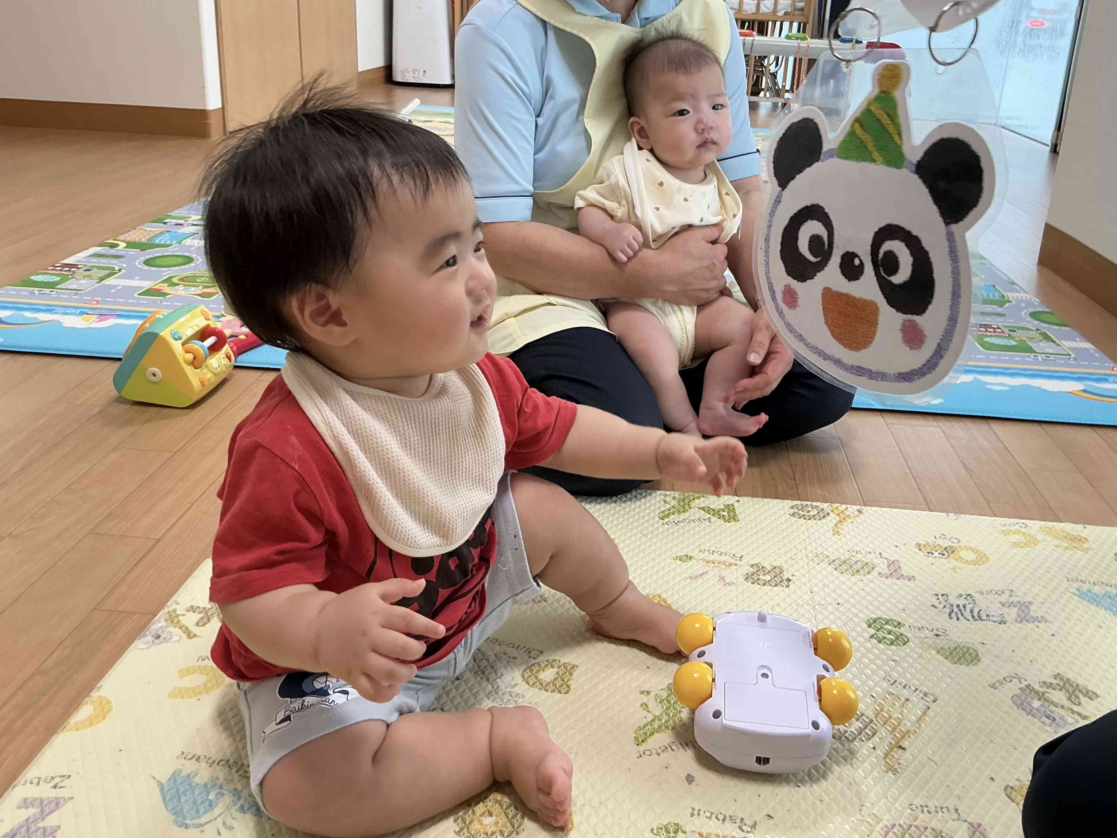 お名前カードにタッチ〜！