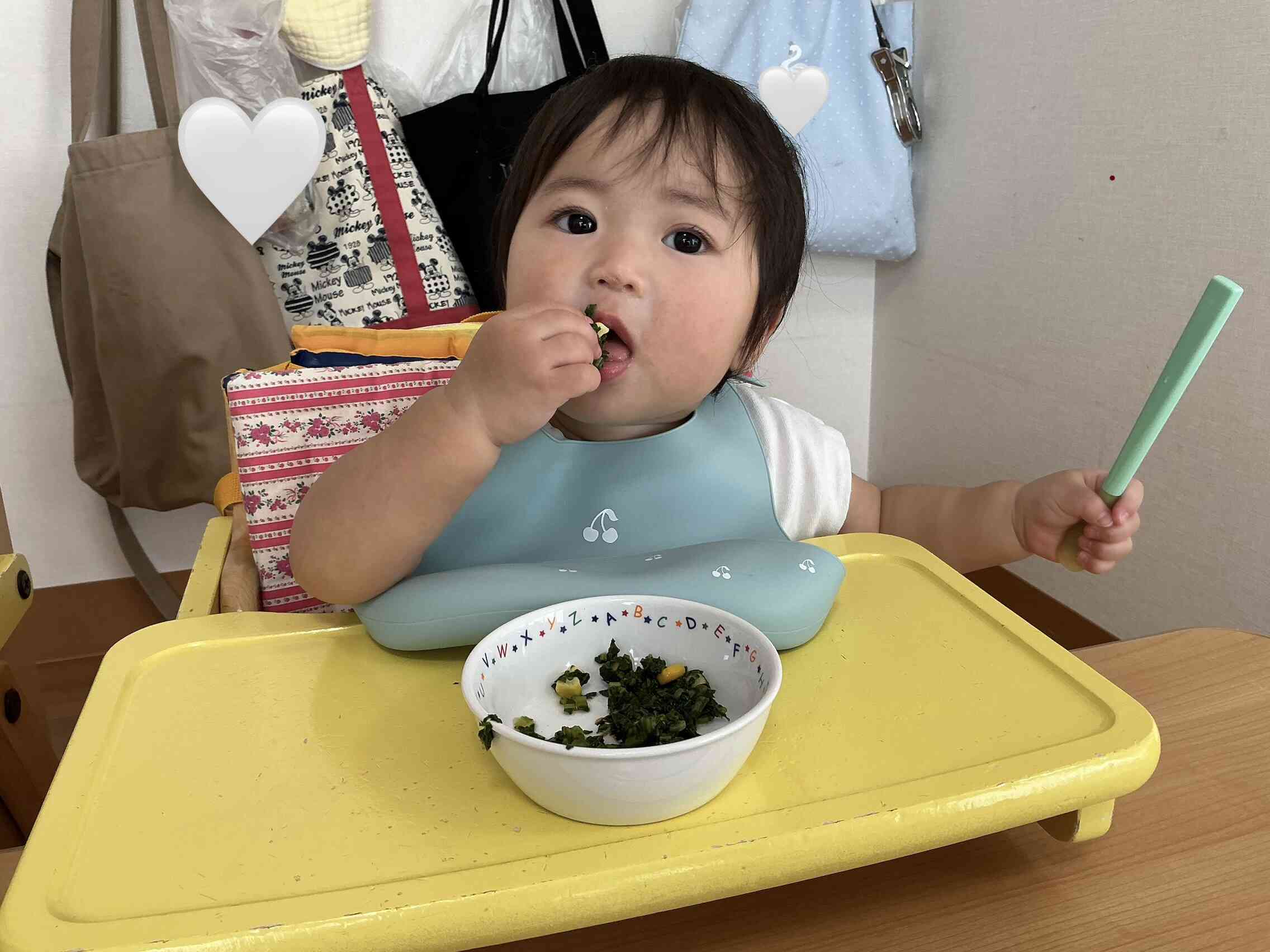 自分で食べるの上手でしょ♡
