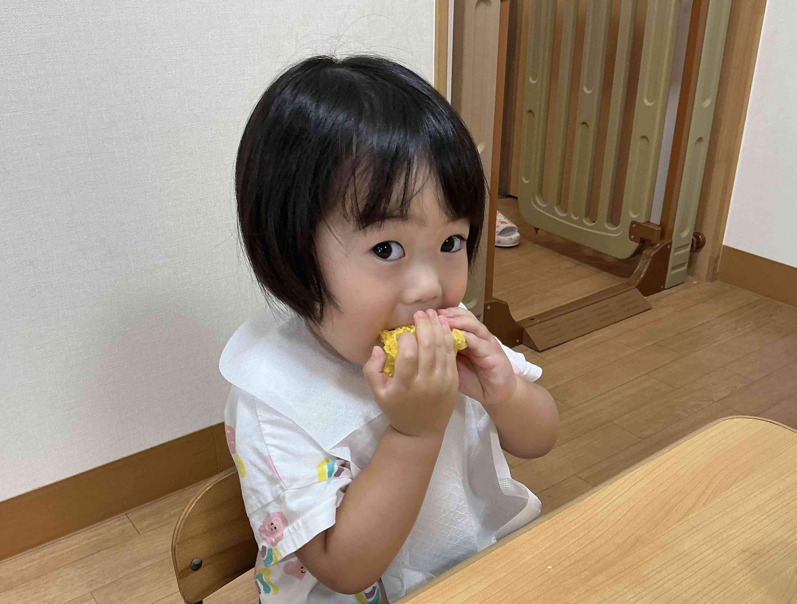 お昼に皮剥きしたとうもろこしをいただきました⭐︎