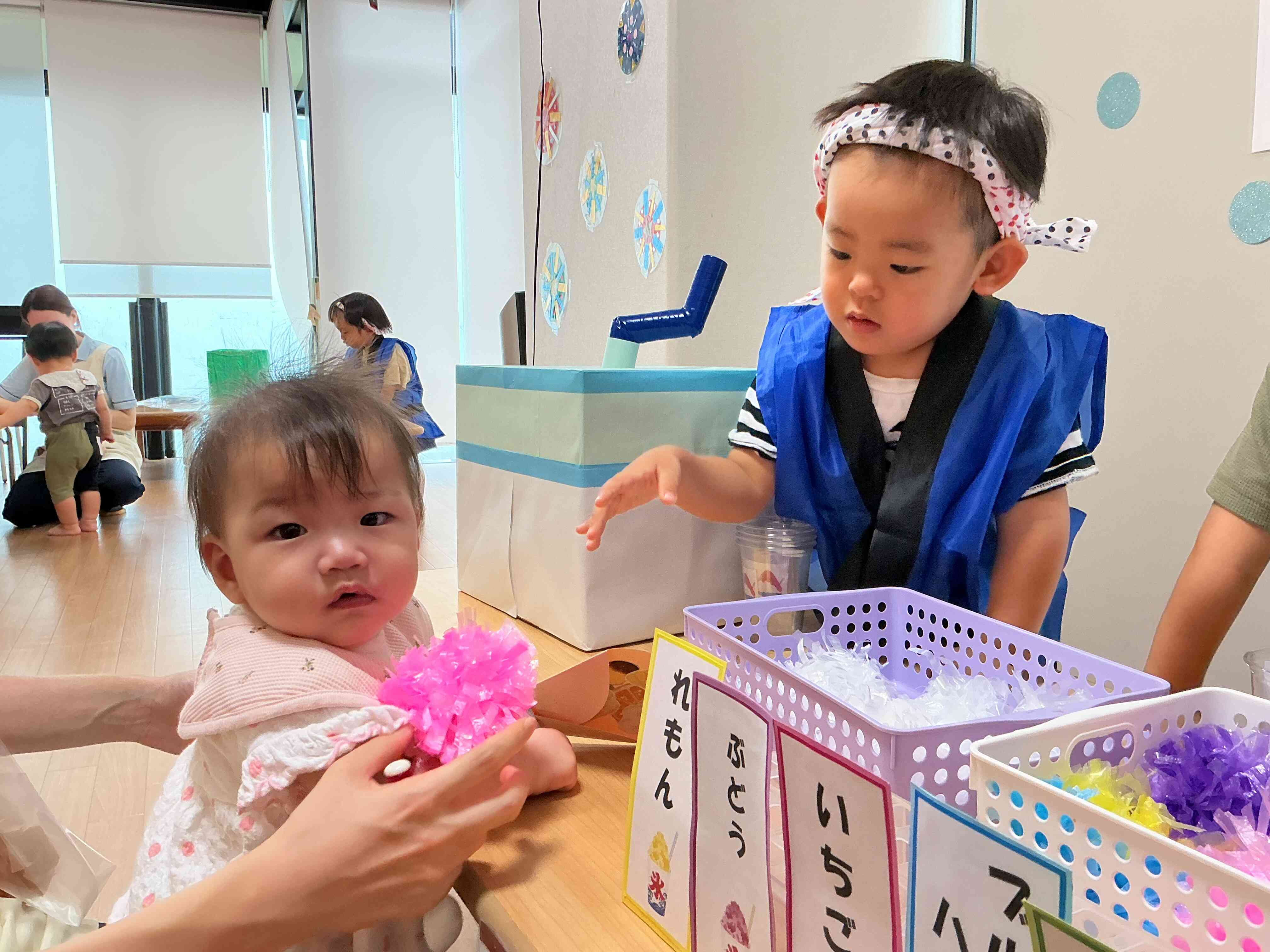 かき氷屋さん☆何味のシロップかけますか~?