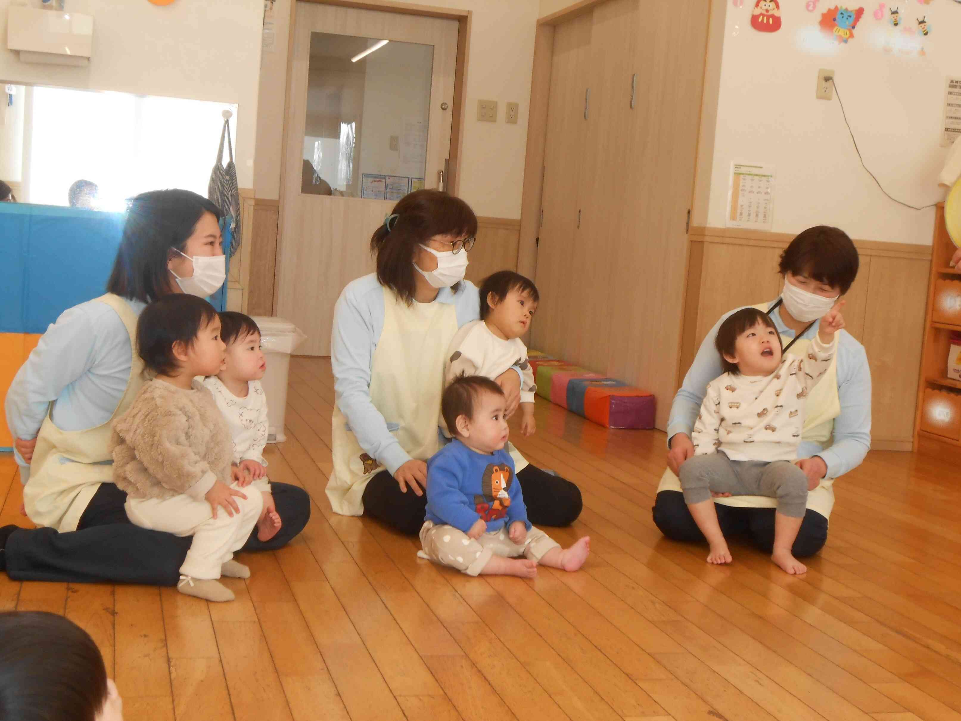 ♪黄色い風船ルルル~風船から出てきたのは?「バナナ!!」大きな声がでました。