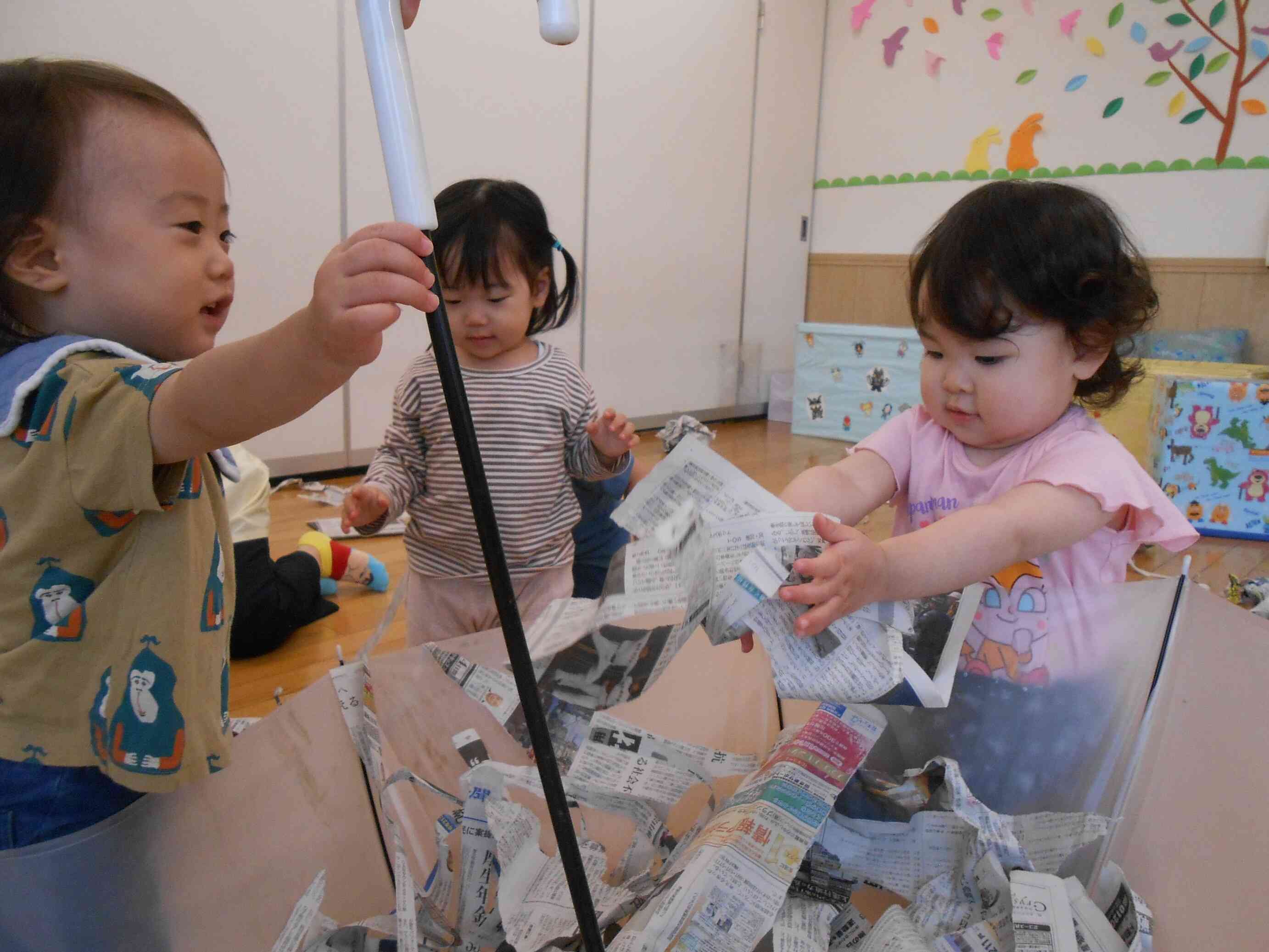 新聞紙あそび