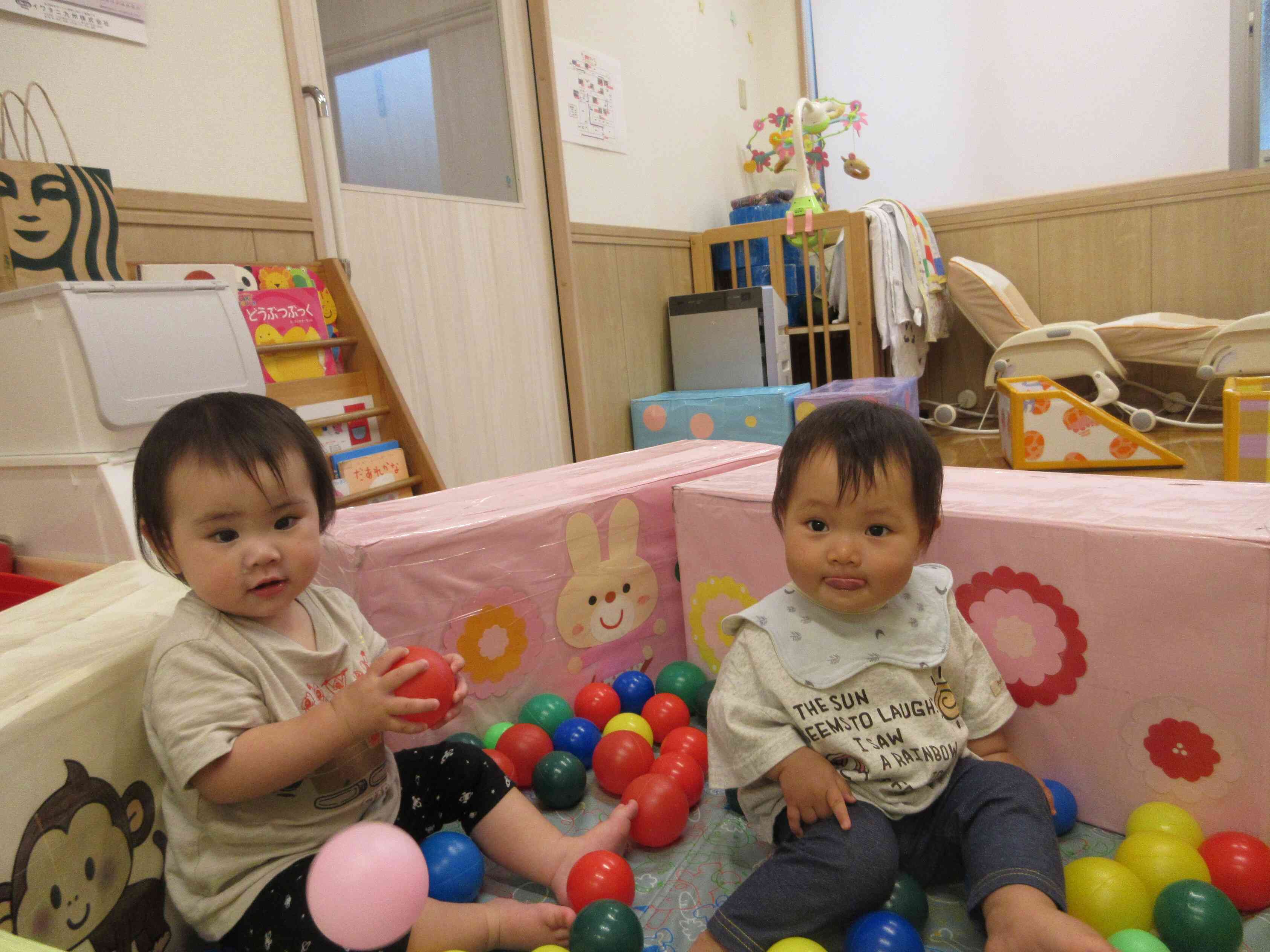 ボールプールで遊んだよ♪