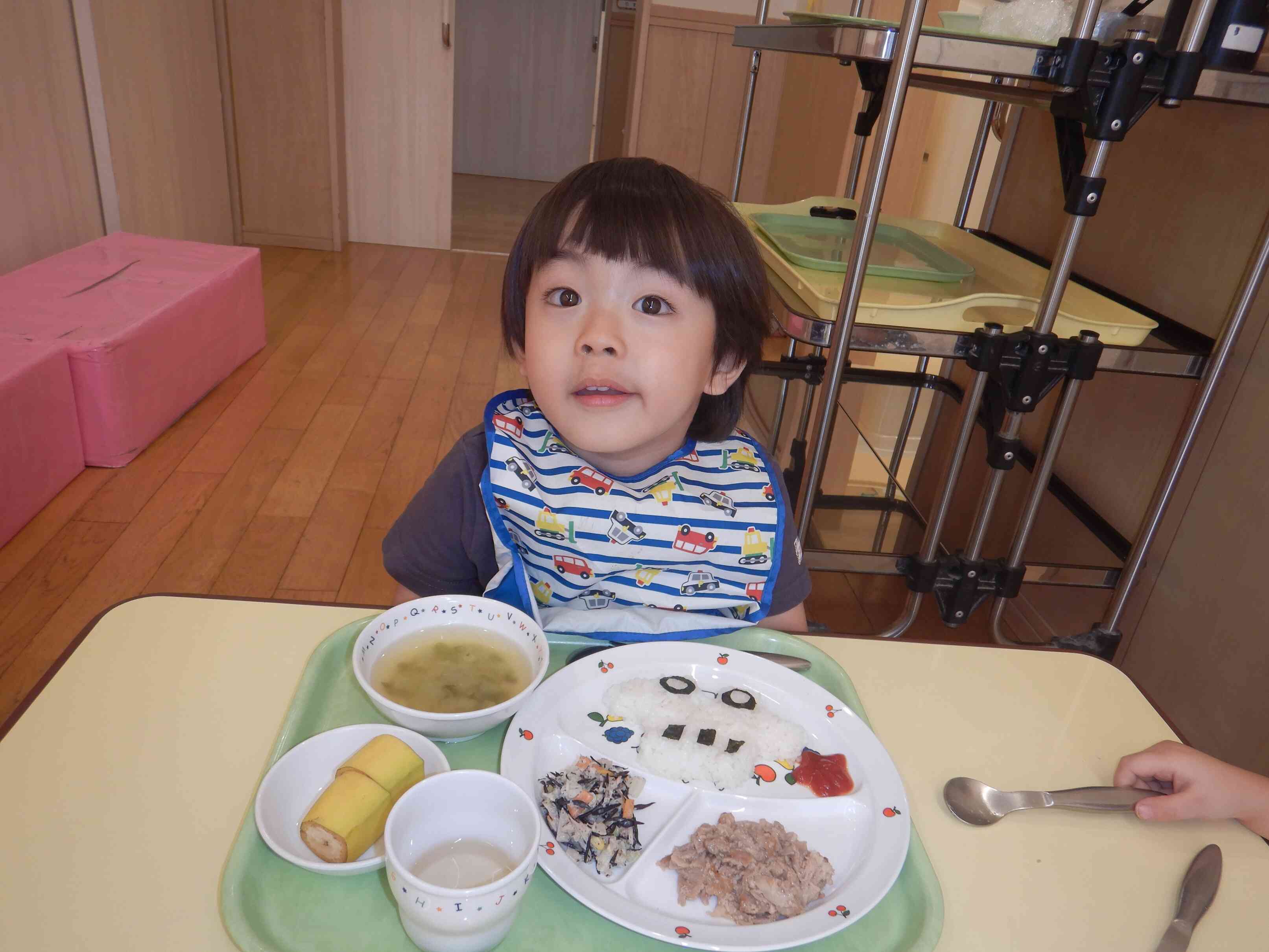 お誕生日プレートはなにかな