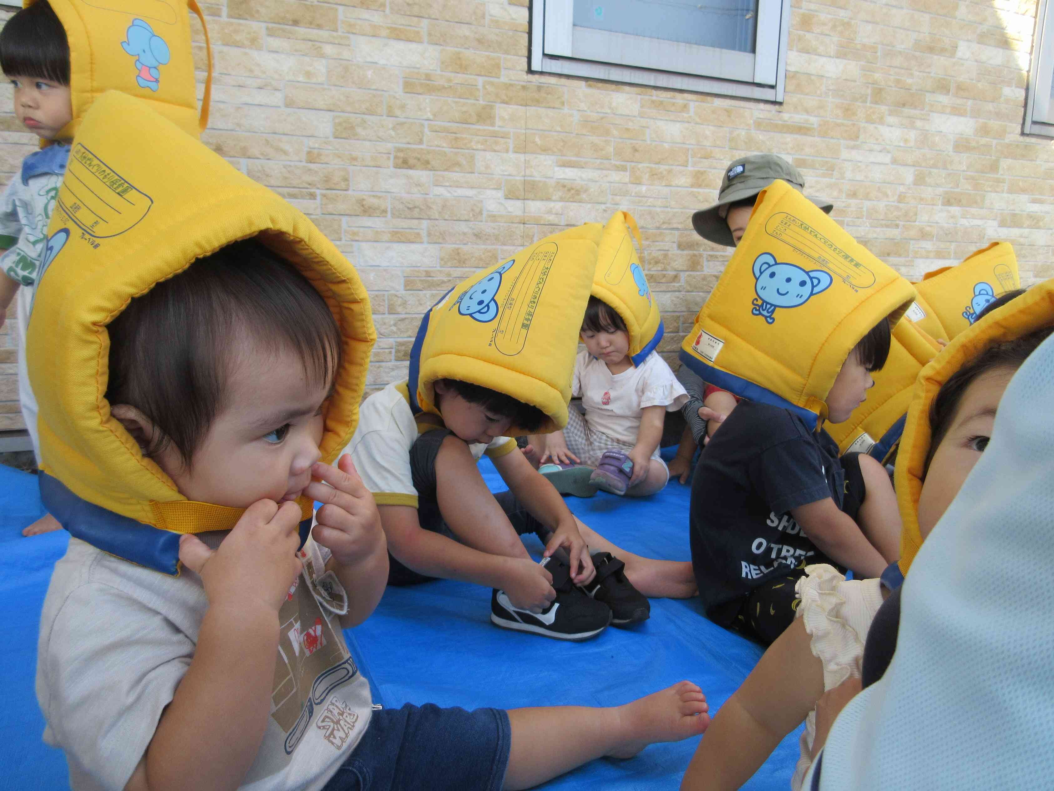 防災頭巾、みんなちゃんと被れてるかな～？