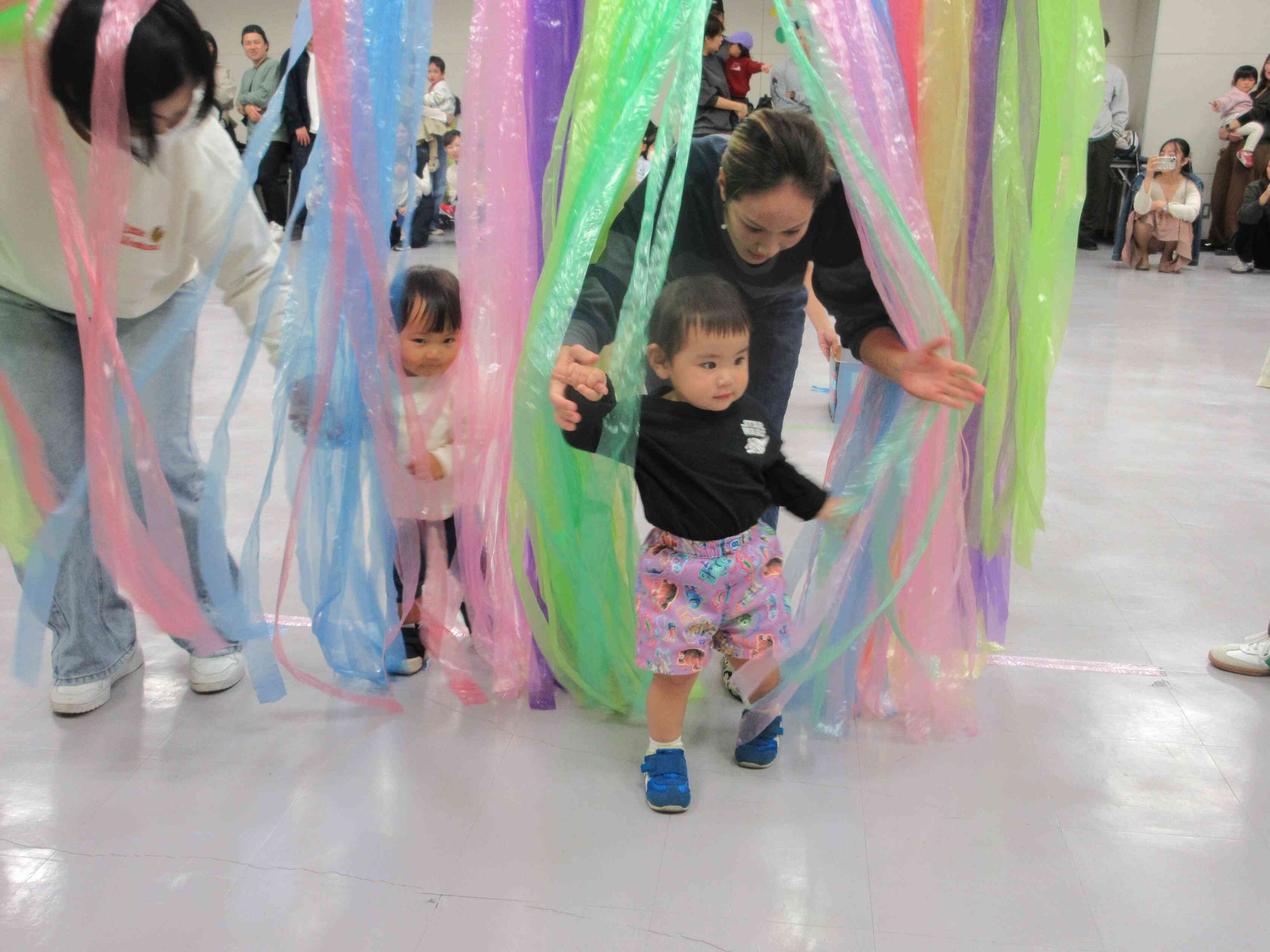 りす組の競技は「親子で力を合わせて！」です