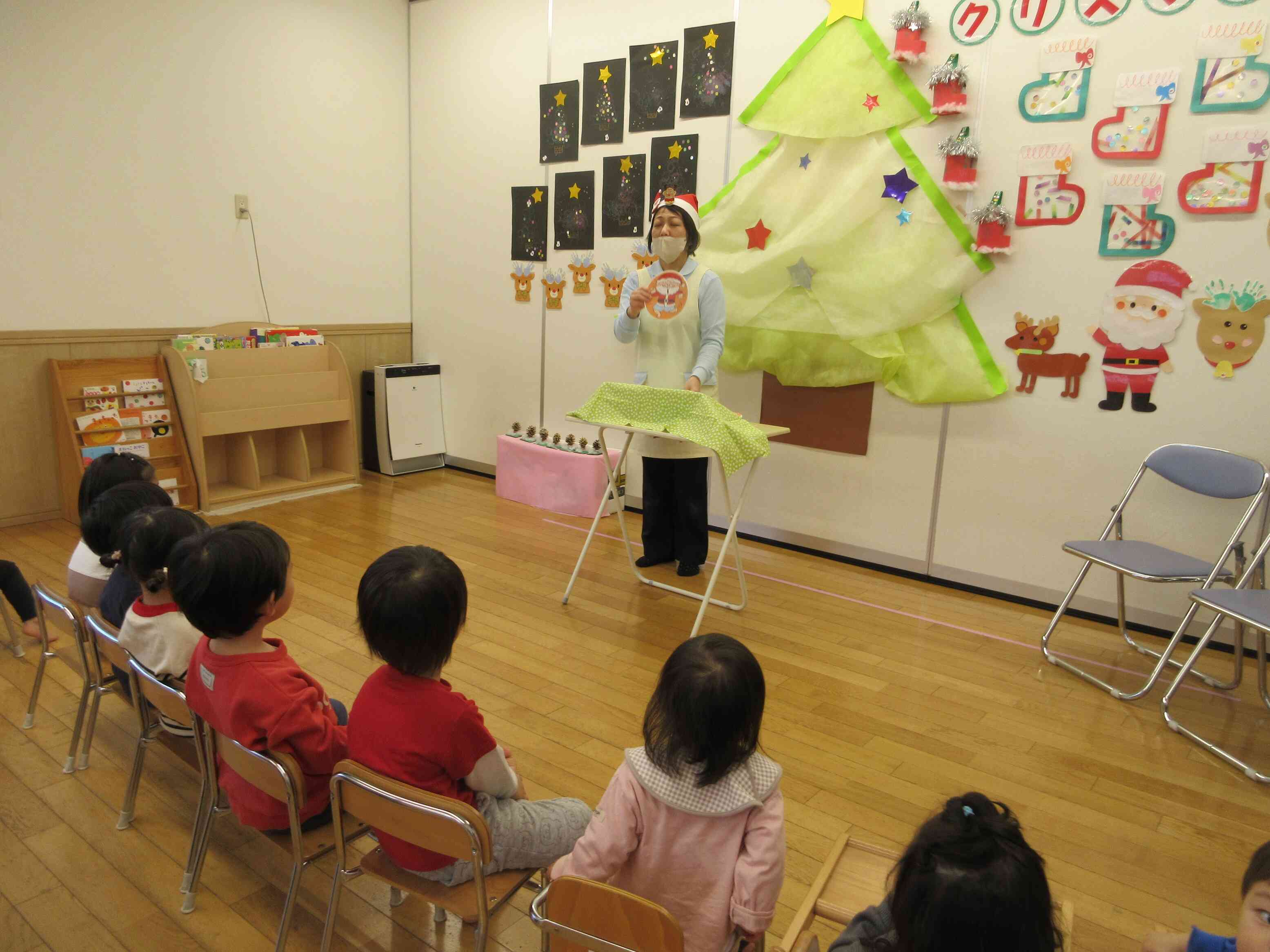 出し物は「うっかりもののサンタさん」