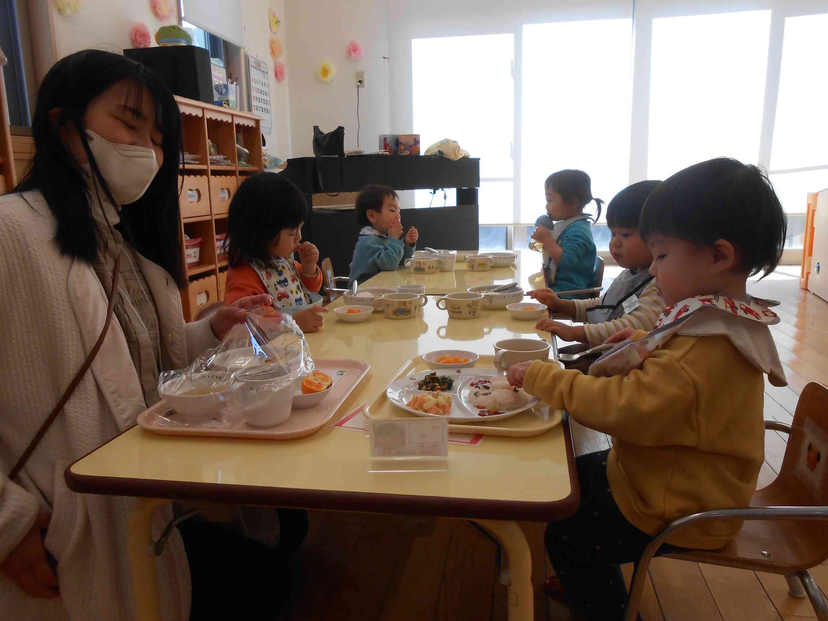ママと給食♡嬉しいー