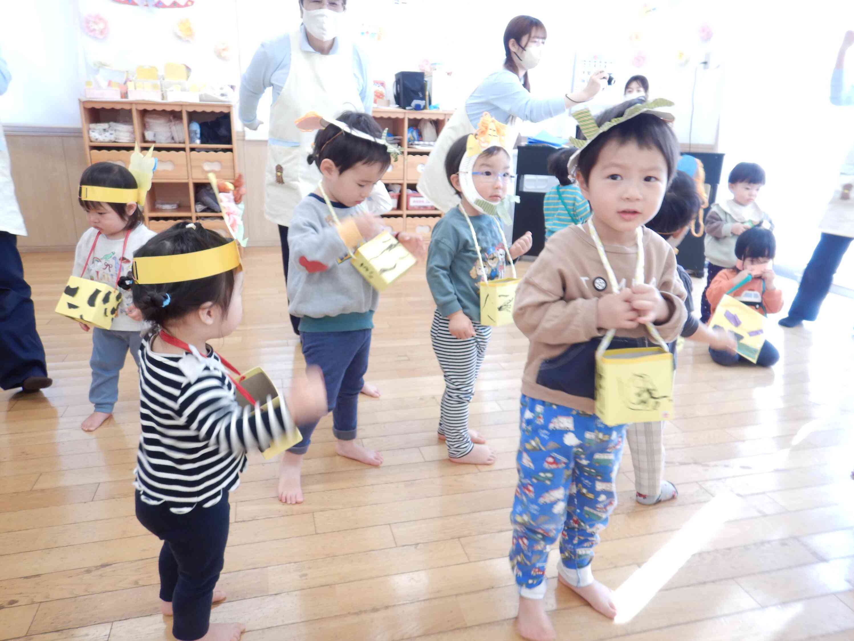 「おに～のパンツはいいパンツ～、つよいぞぉ～…」