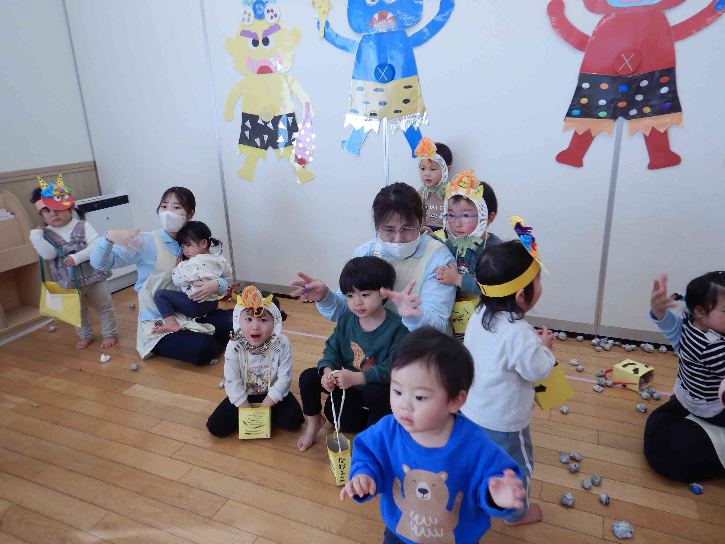 最後は「♪豆まき」を歌いました！