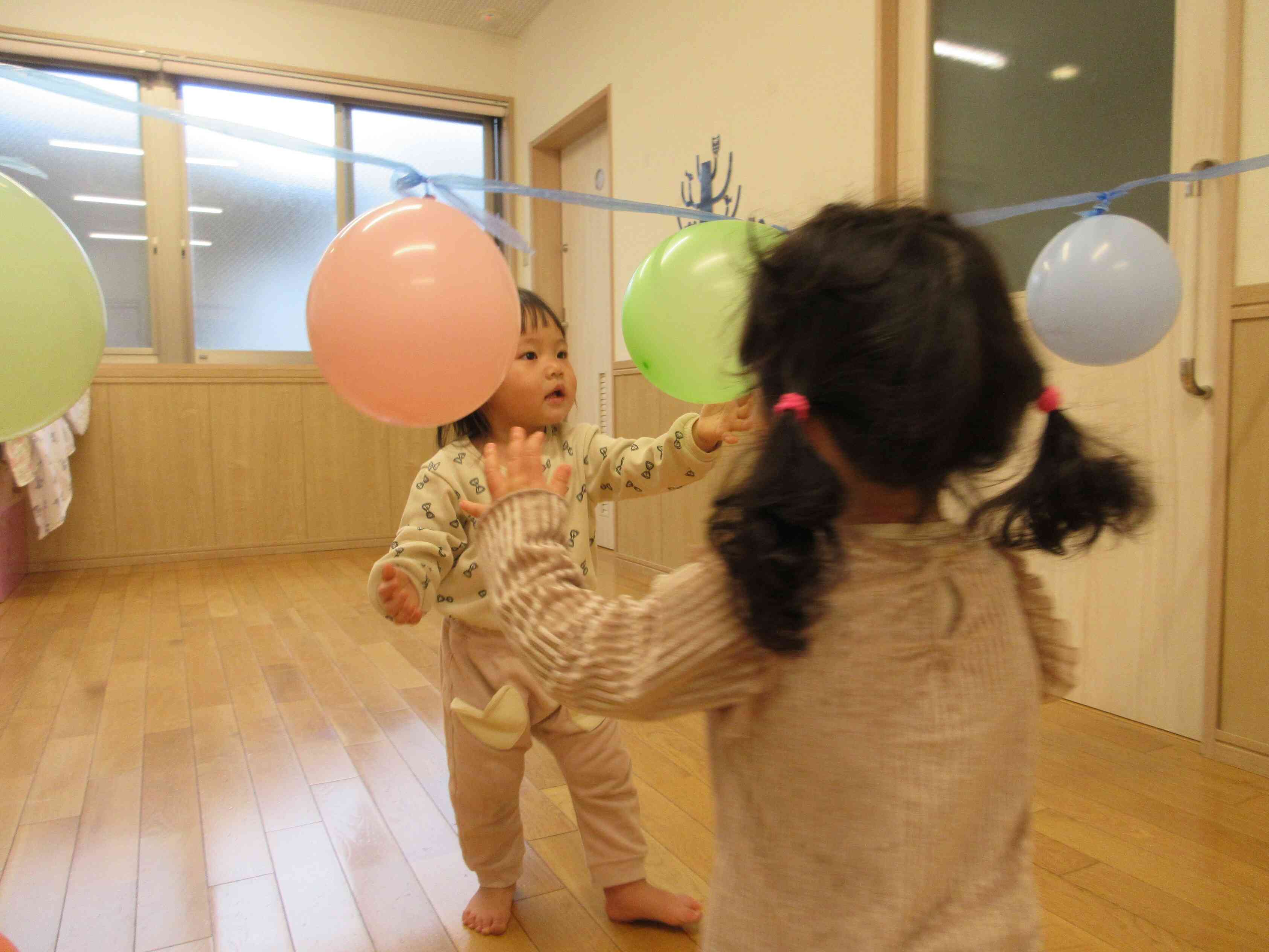 風船あそび　りす組