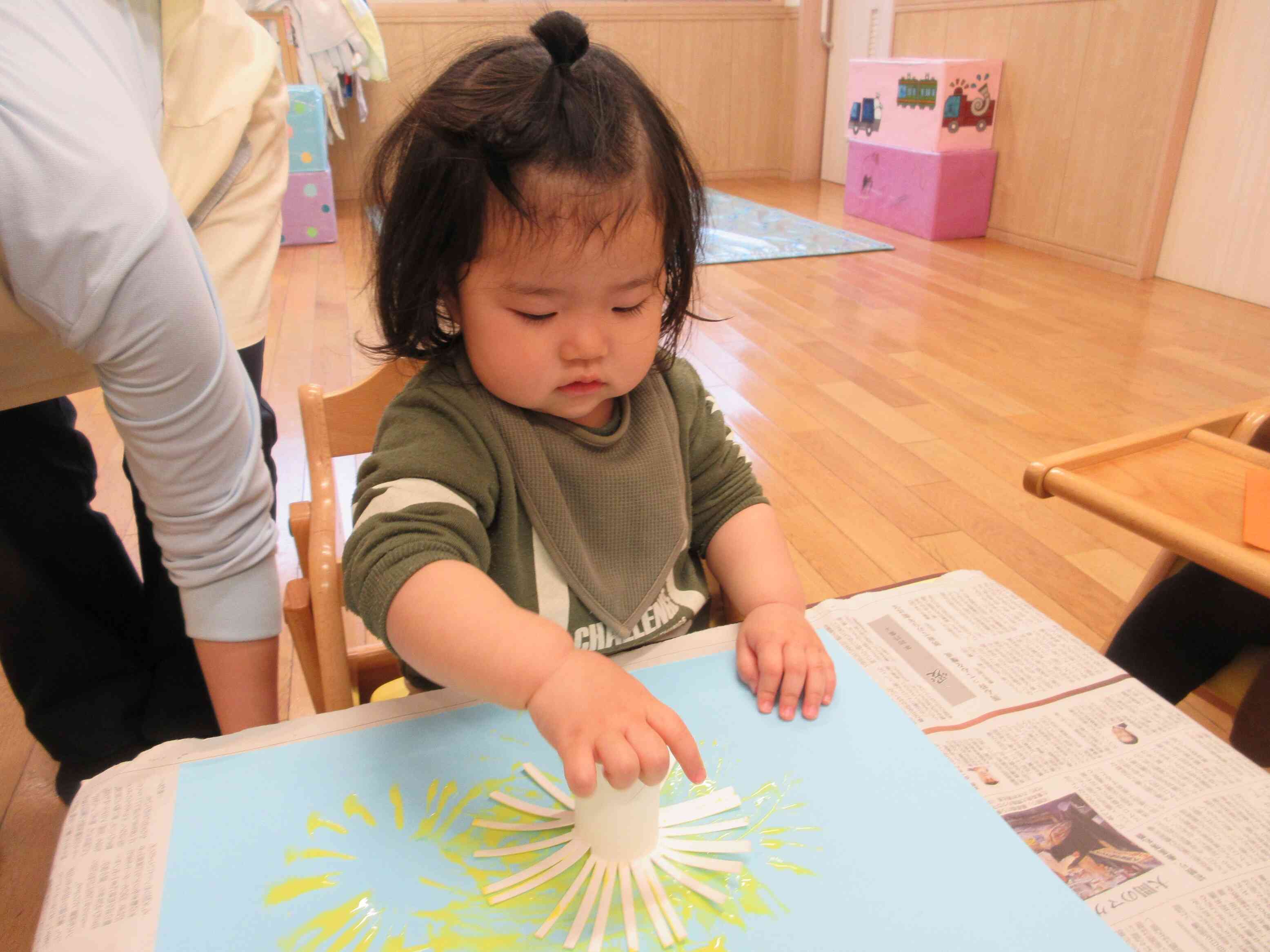 ぐりぐりっと…手首を使って素敵な花びらができたね