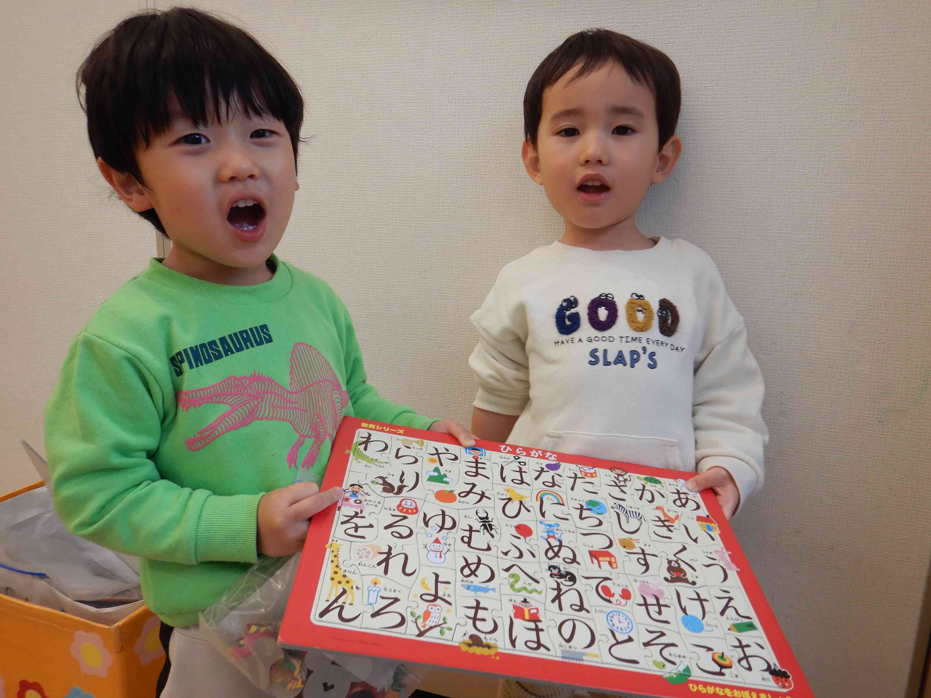 「僕たちでつくったよー」　約60ピースのパズル作りました。こんなこともできるようになりました！