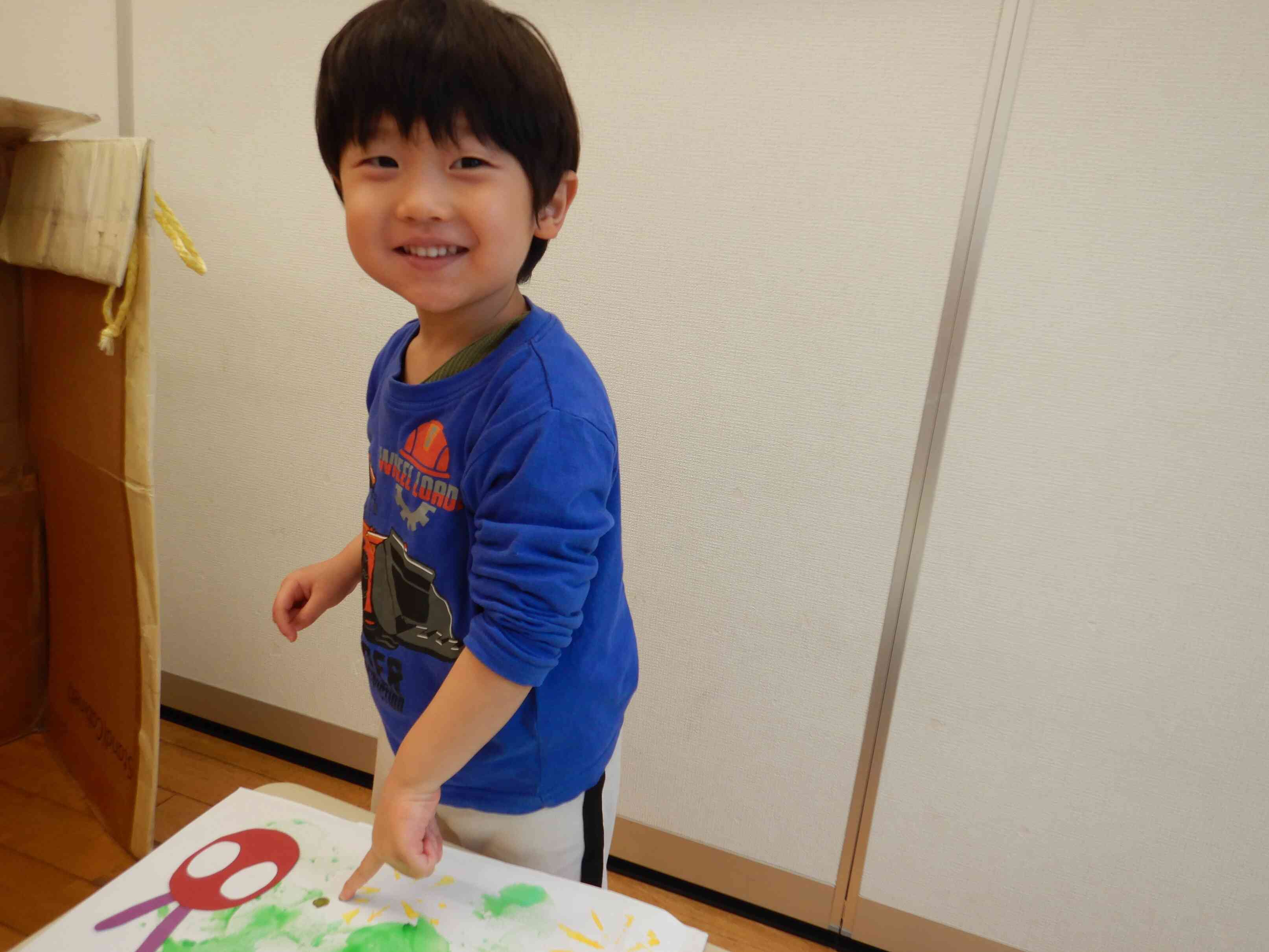 今月の製作ははらぺこあおむし～