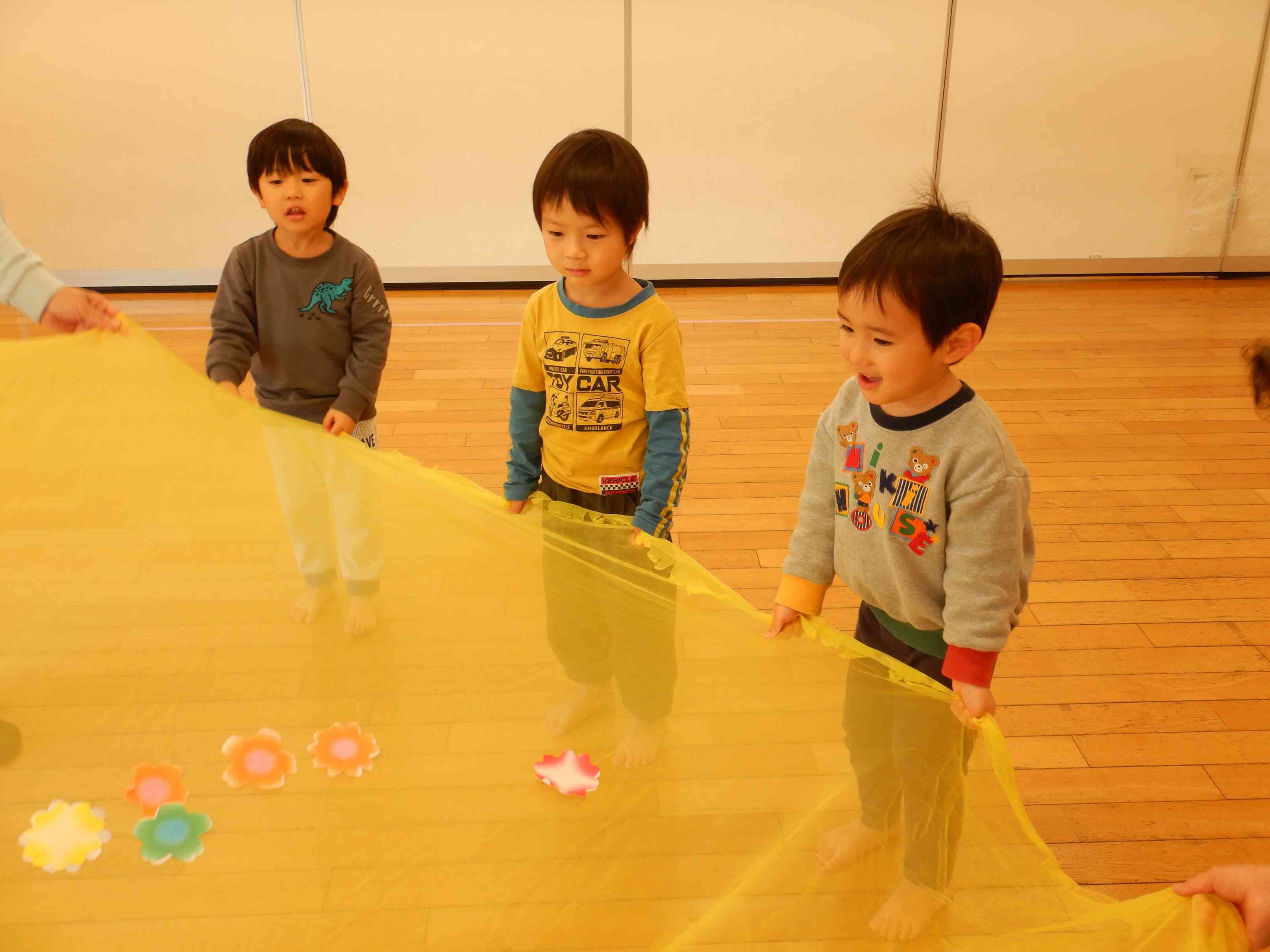 お花がわ～らった～