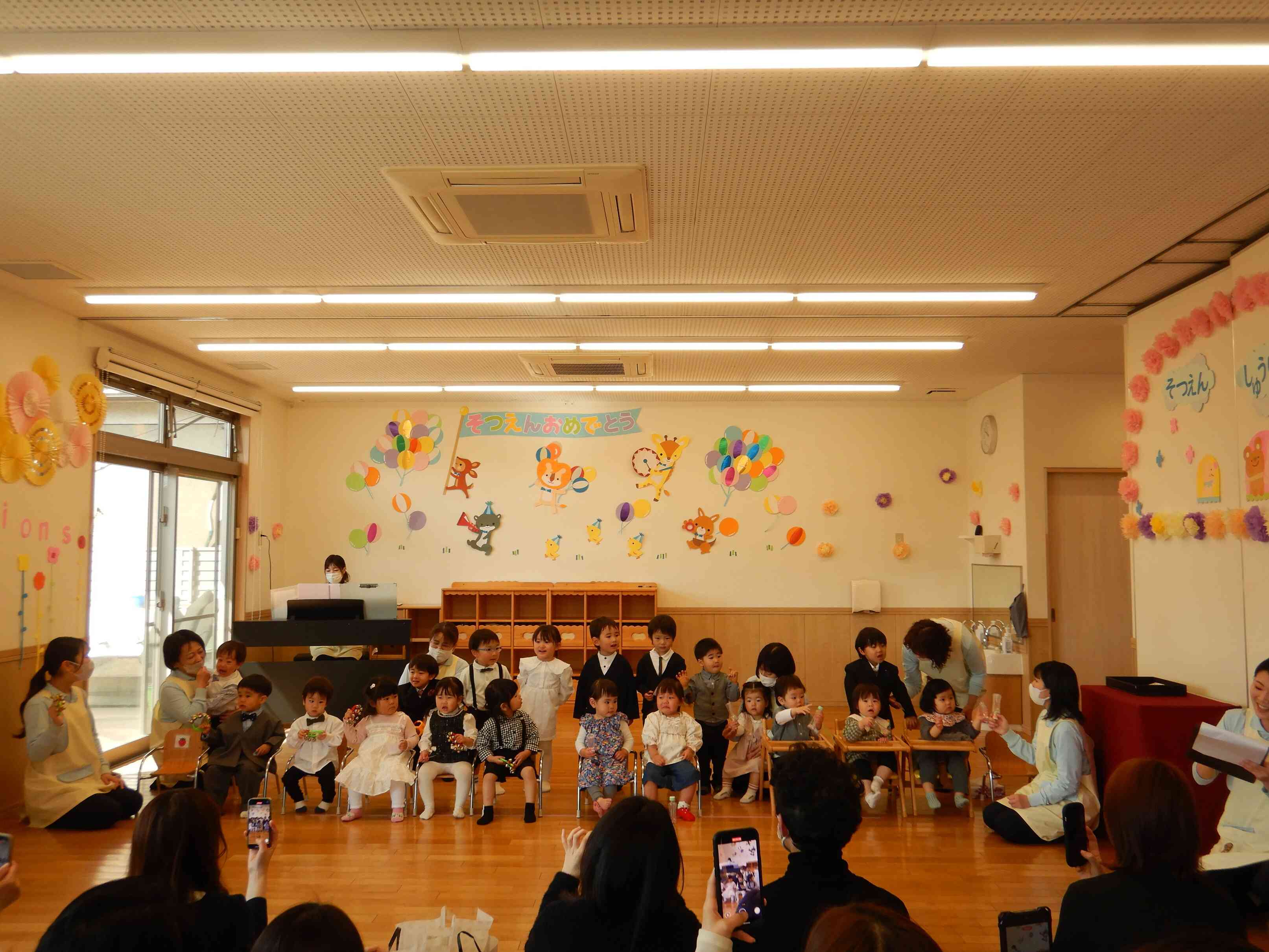 最初は歌のお披露目会☆