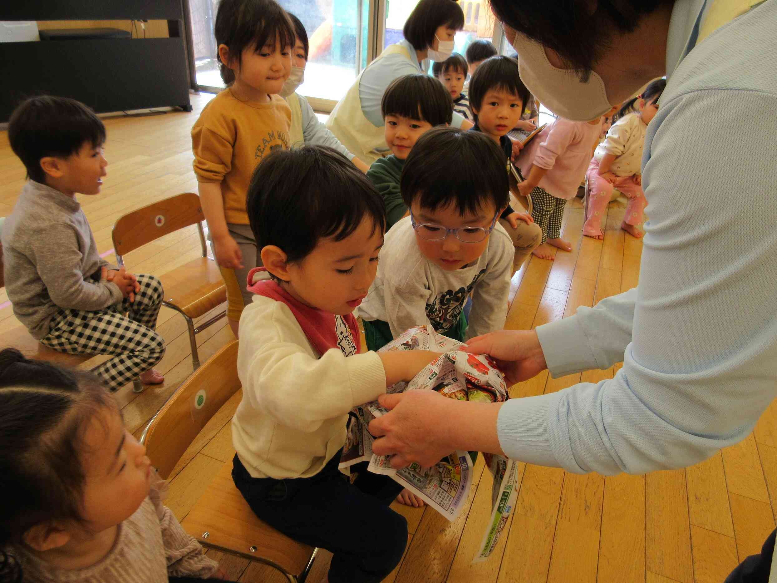 中から何が出てくるの…