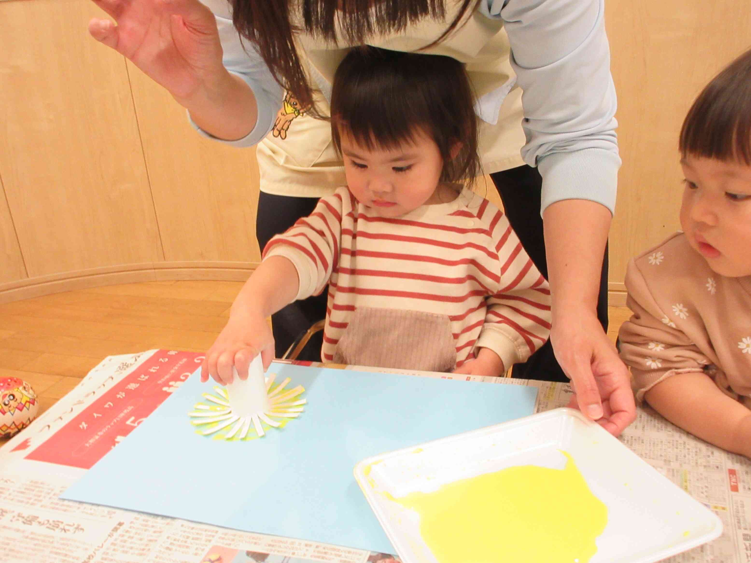 こうかな…?ドキドキしながら挑戦しています♡