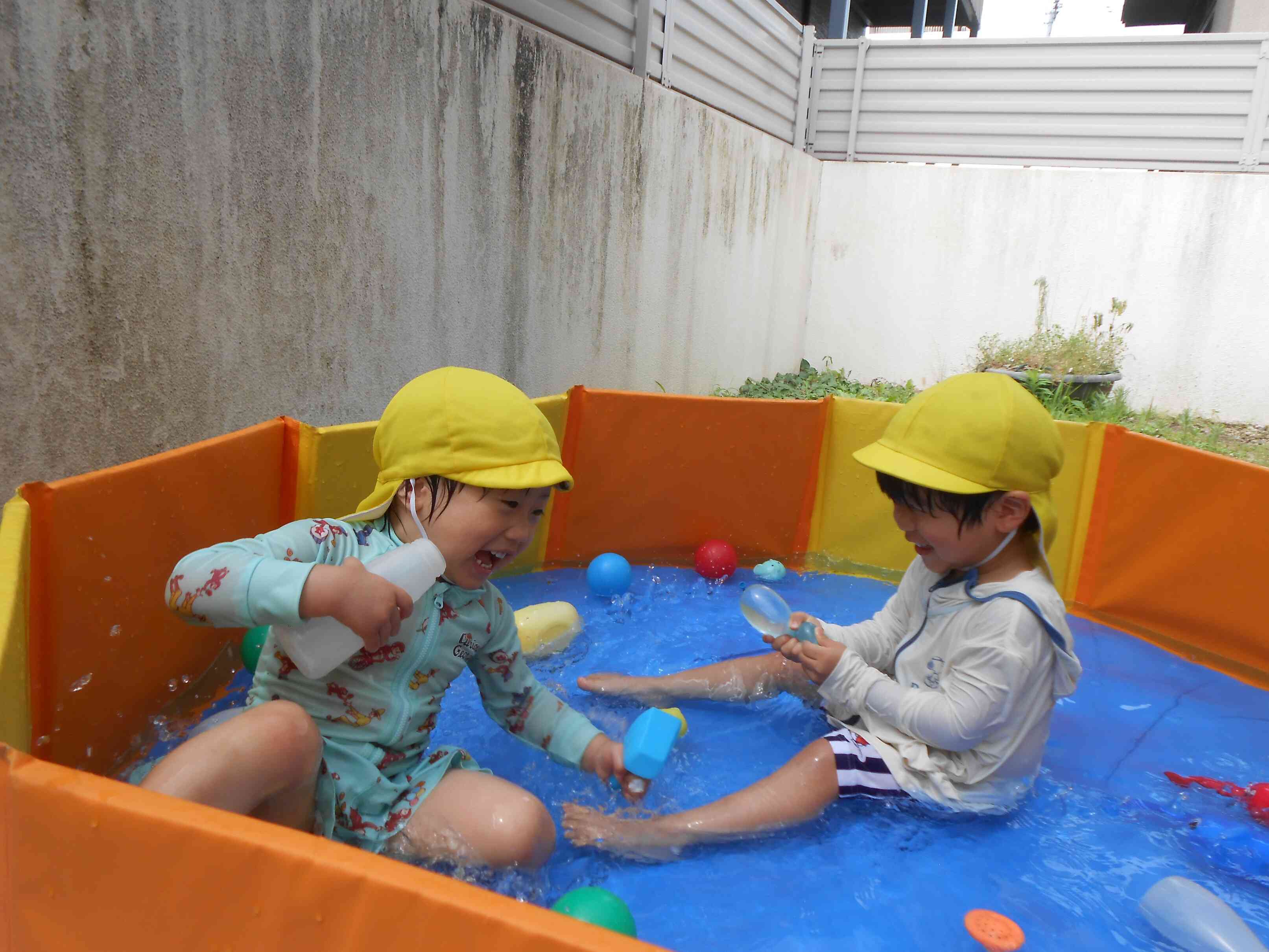 水風船が割れちゃうよー！