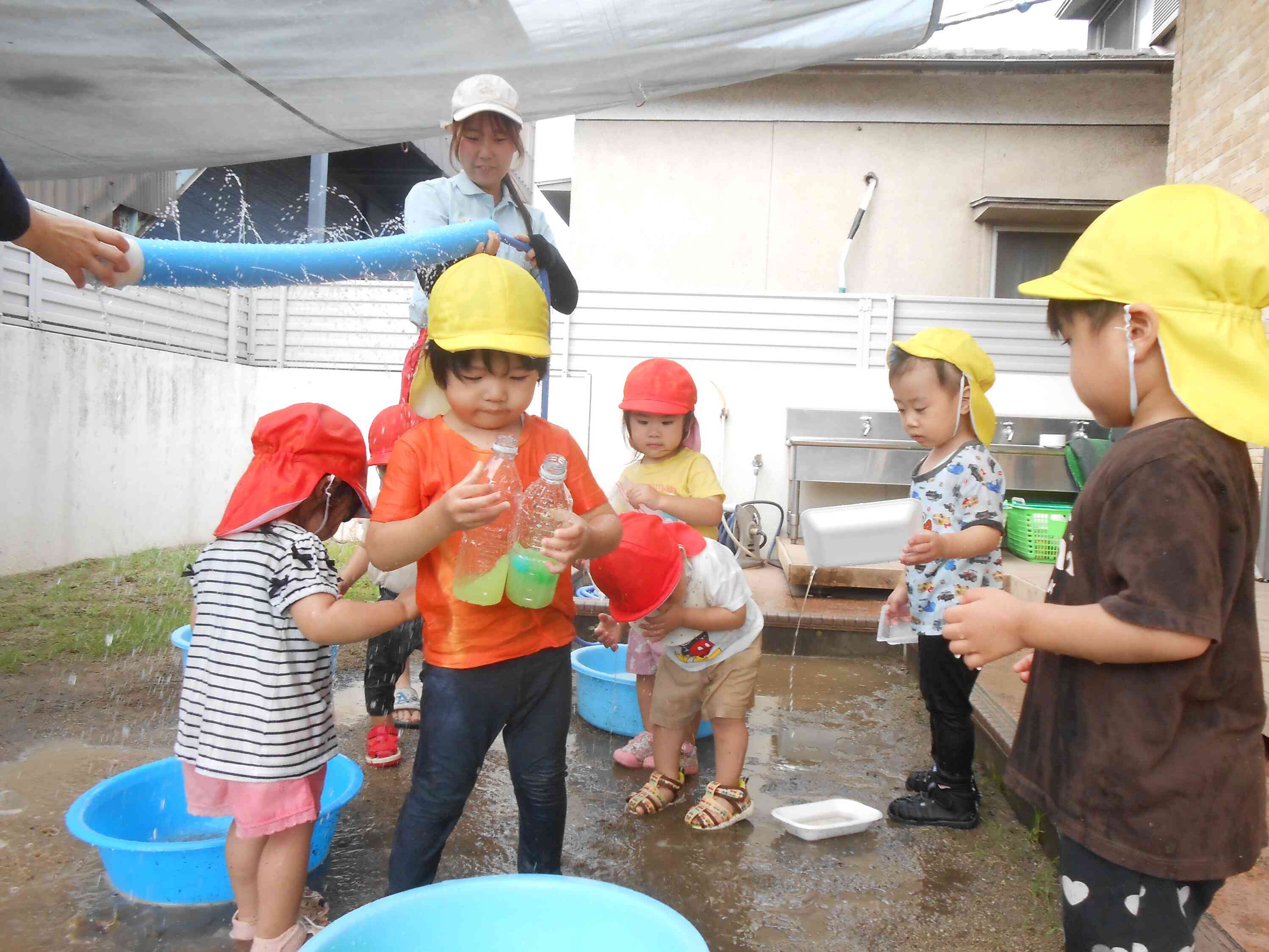 水あそび　くま組・うさぎ組