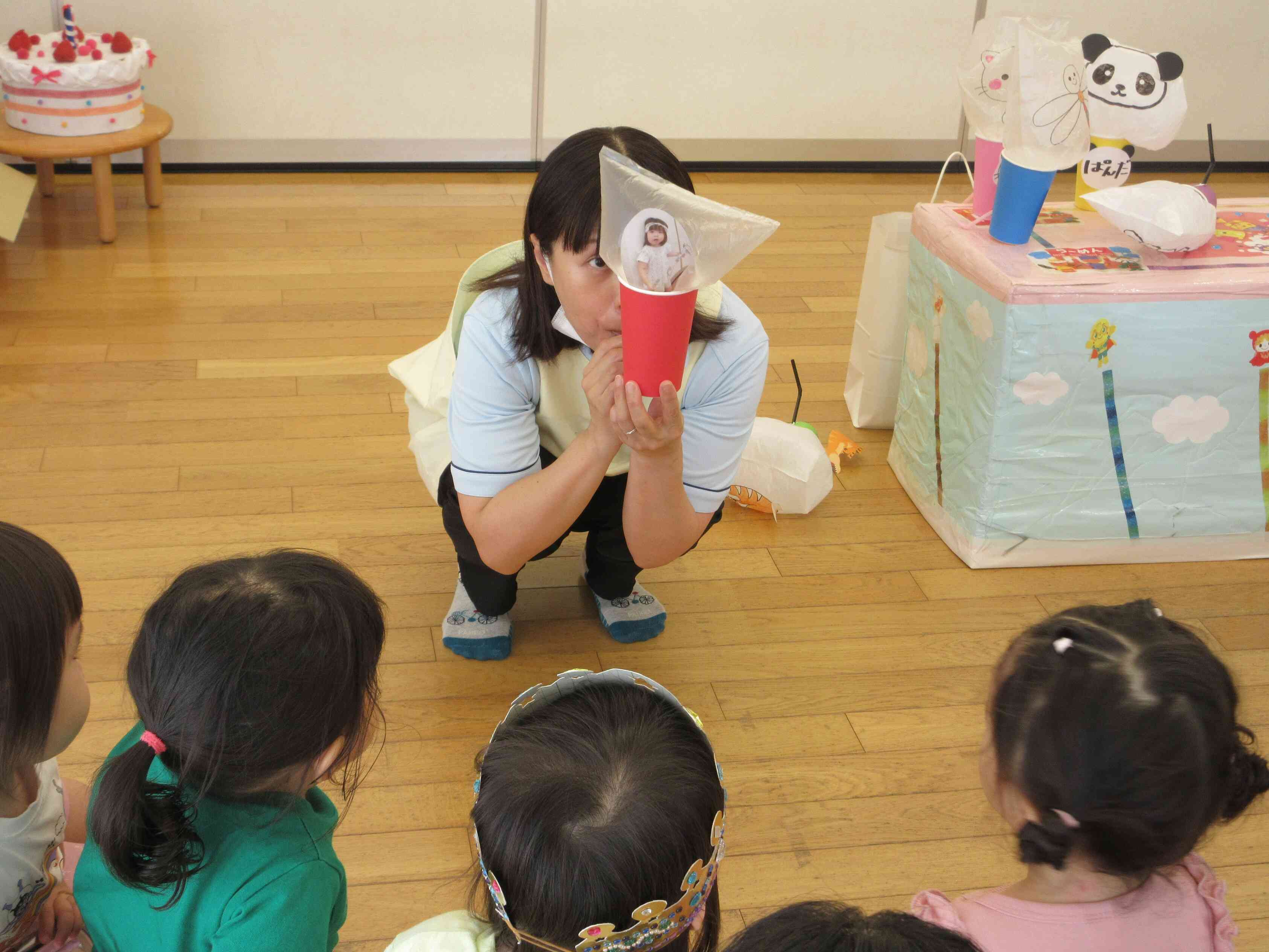 さて、先生の出し物は…