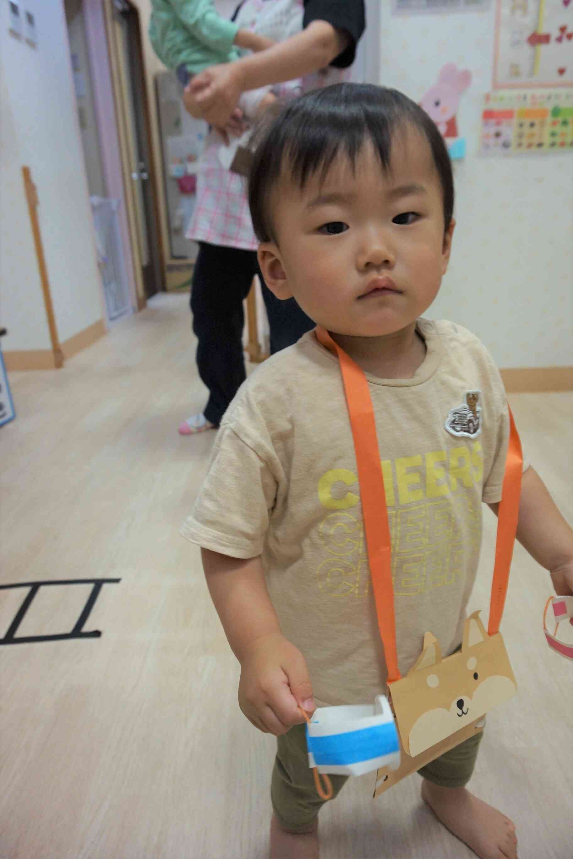 お買い物袋に入りきれず両手いっぱい!