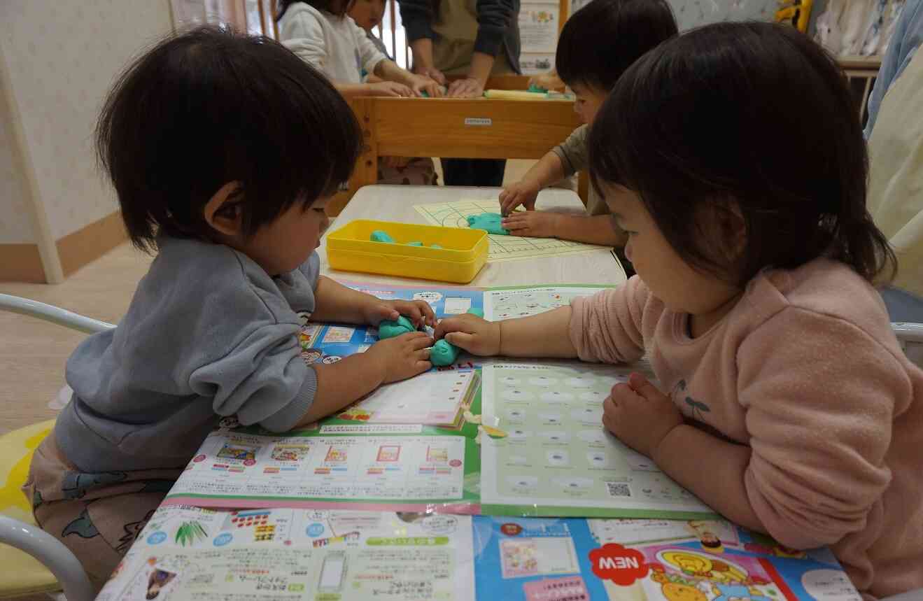 室内遊び（粘土）