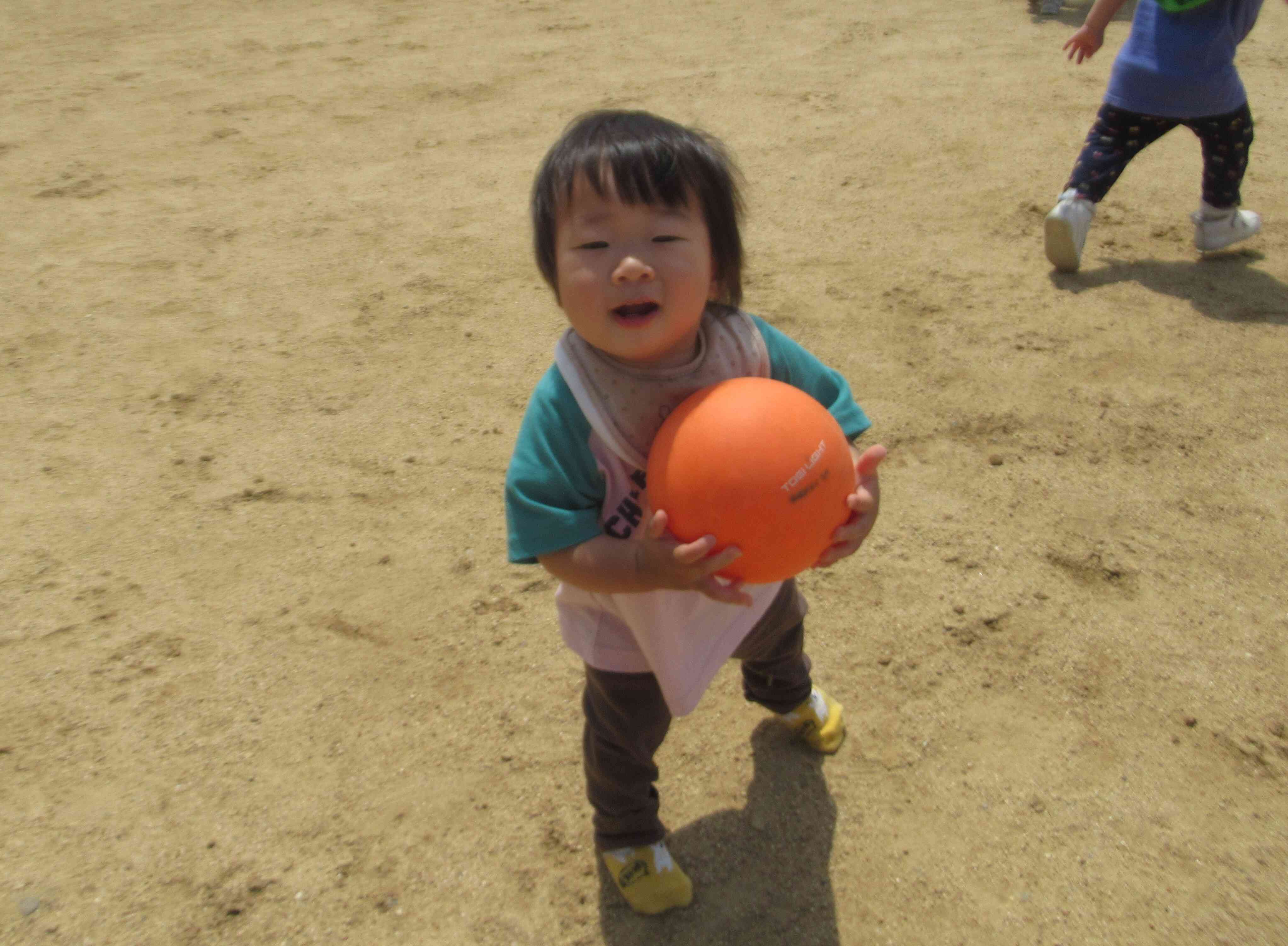ボール遊び