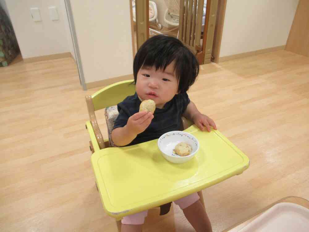 綺麗に洗った手で美味しいおやつを「いただきまーす！」