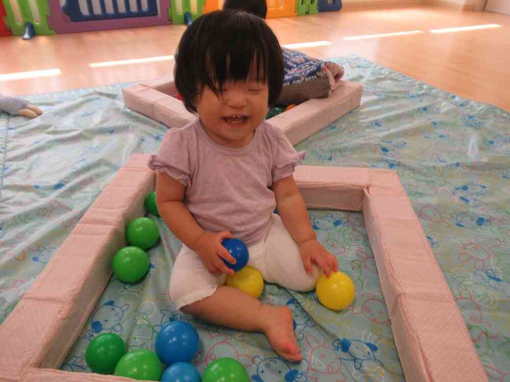 ボールがいっぱいで嬉しいな♪
