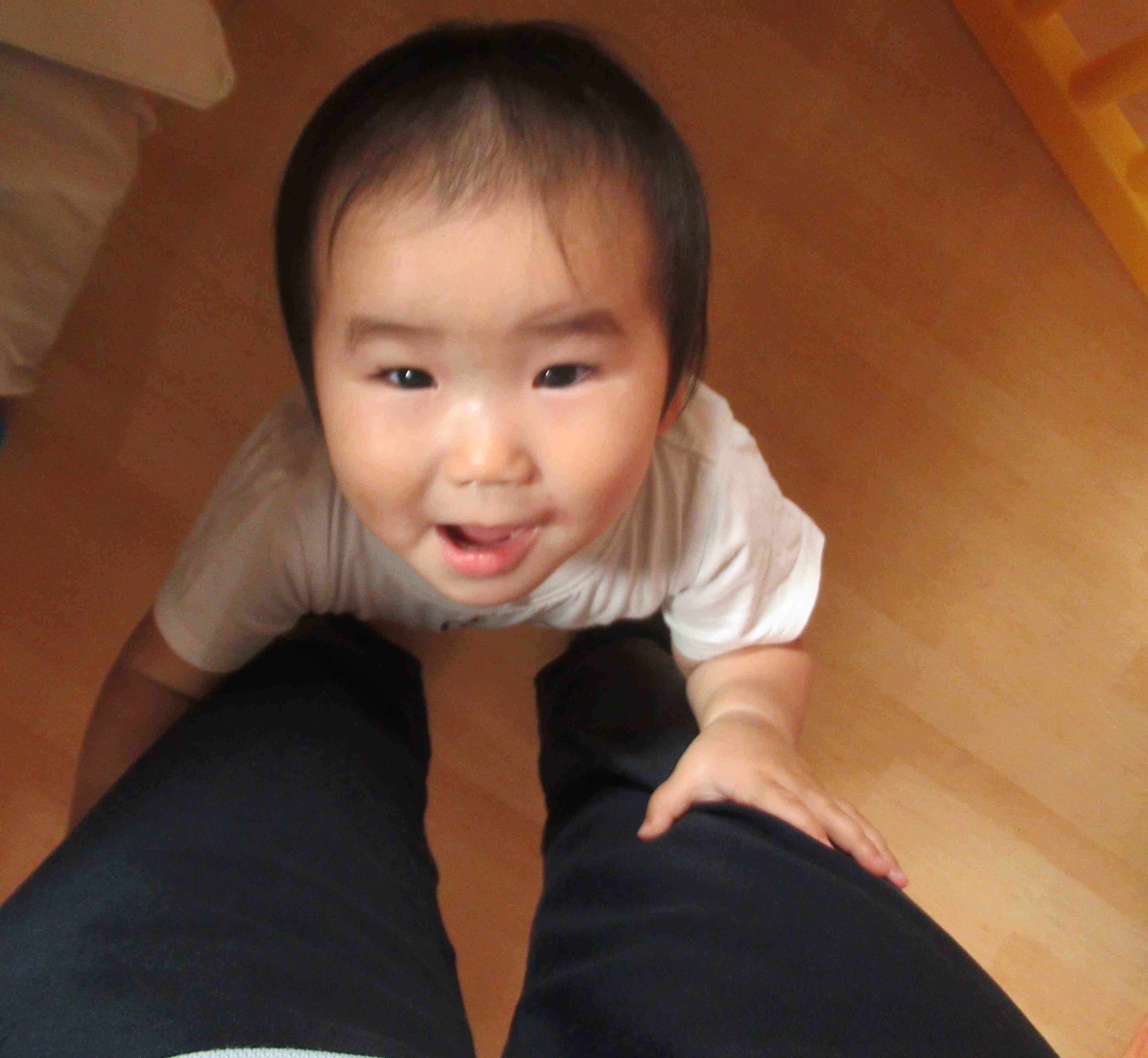 先生に「ぎゅー♪」
