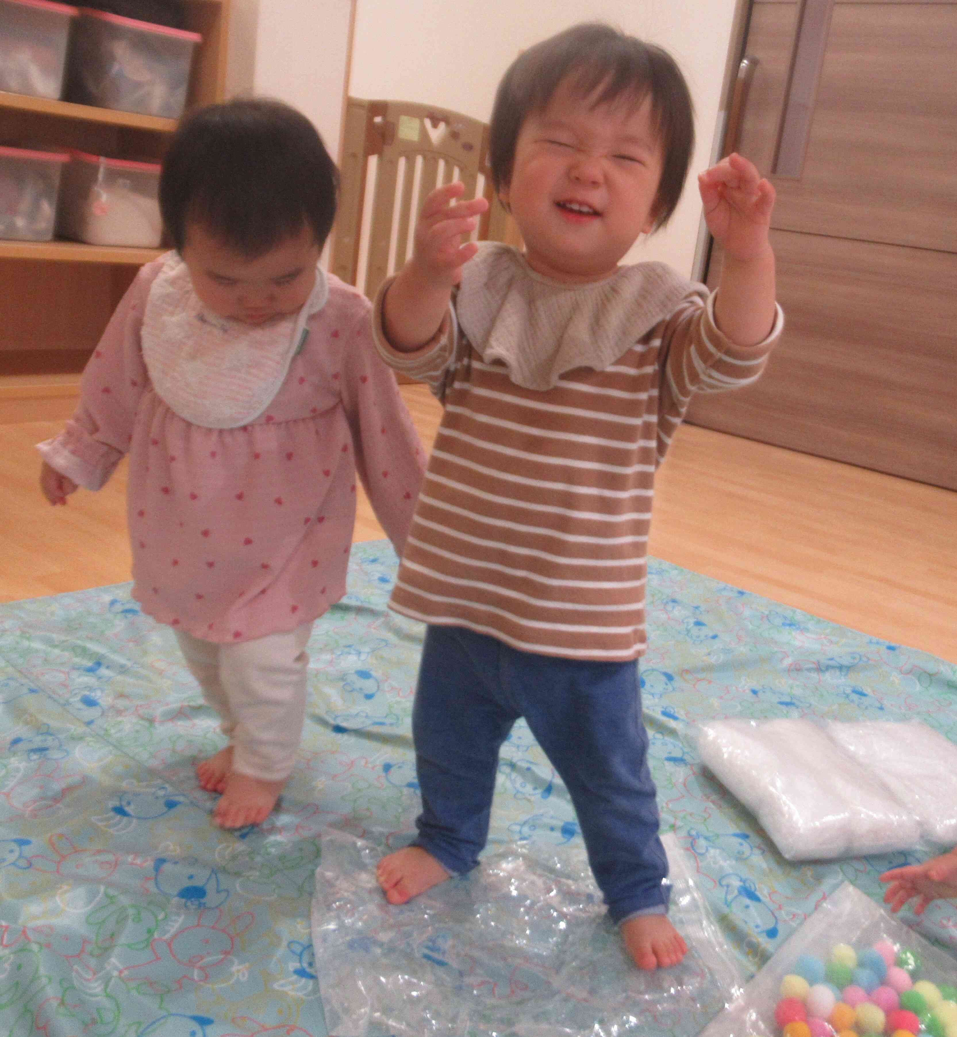 センサリーマット遊び