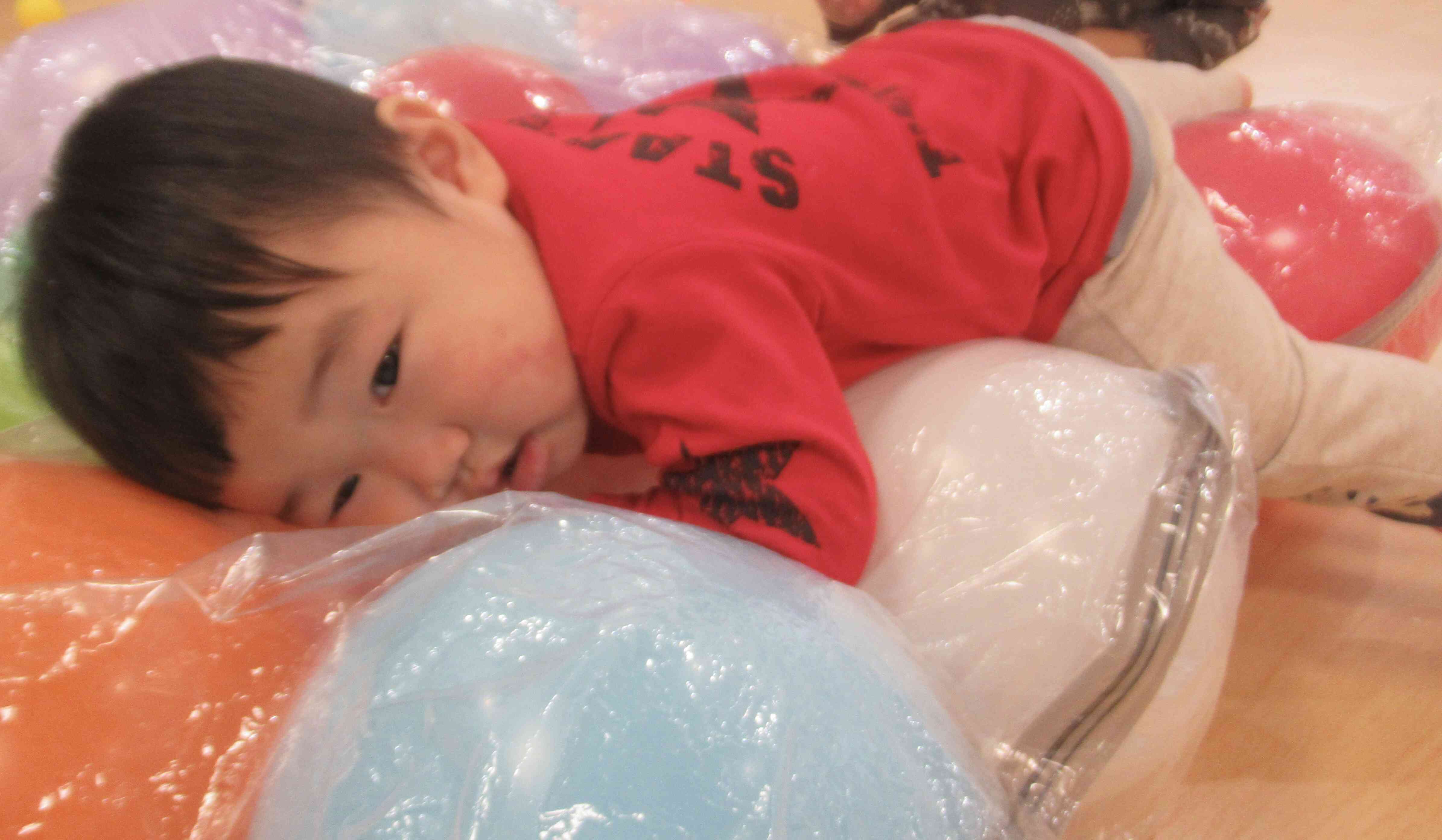 風船マット気持ちいいなあ^ ^