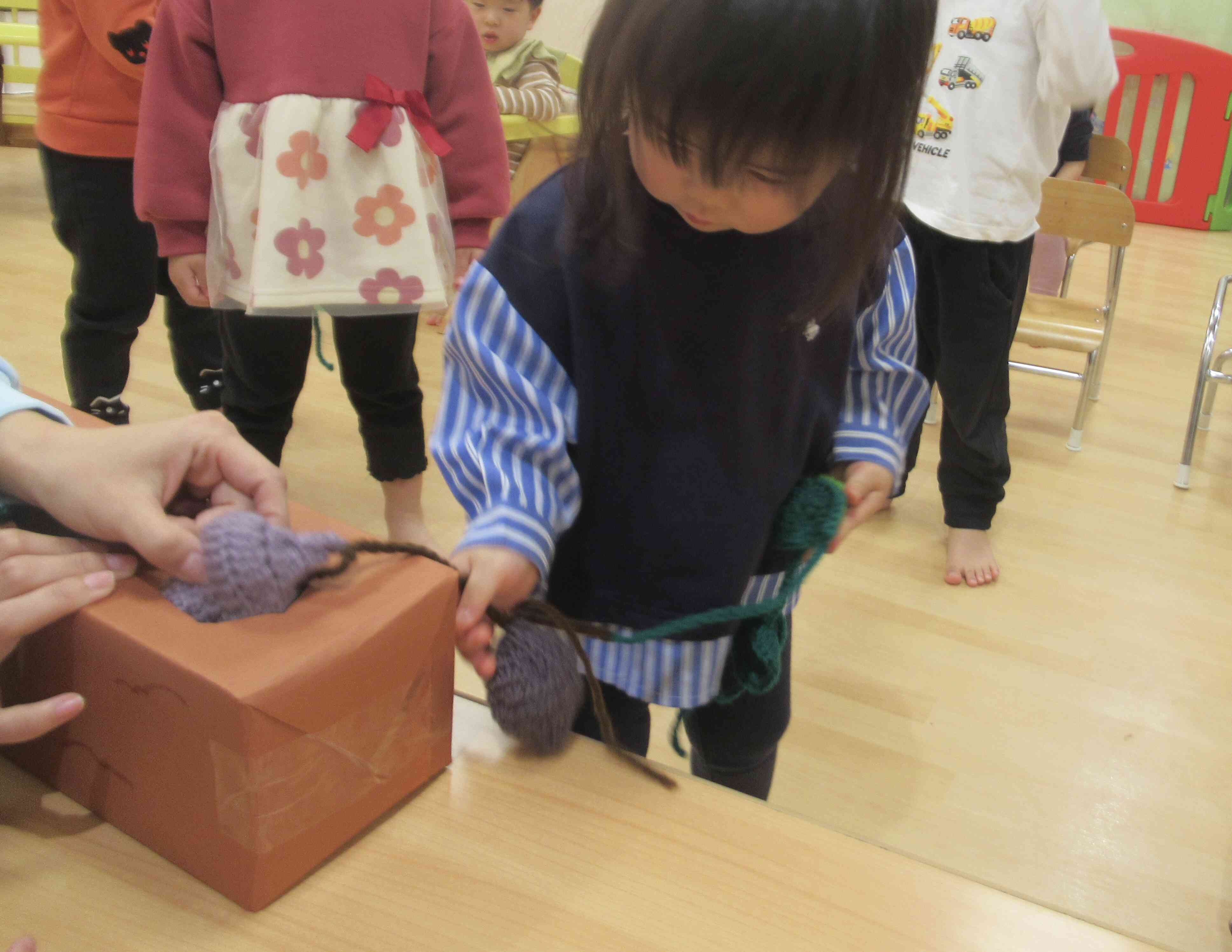 引っ張ると・・