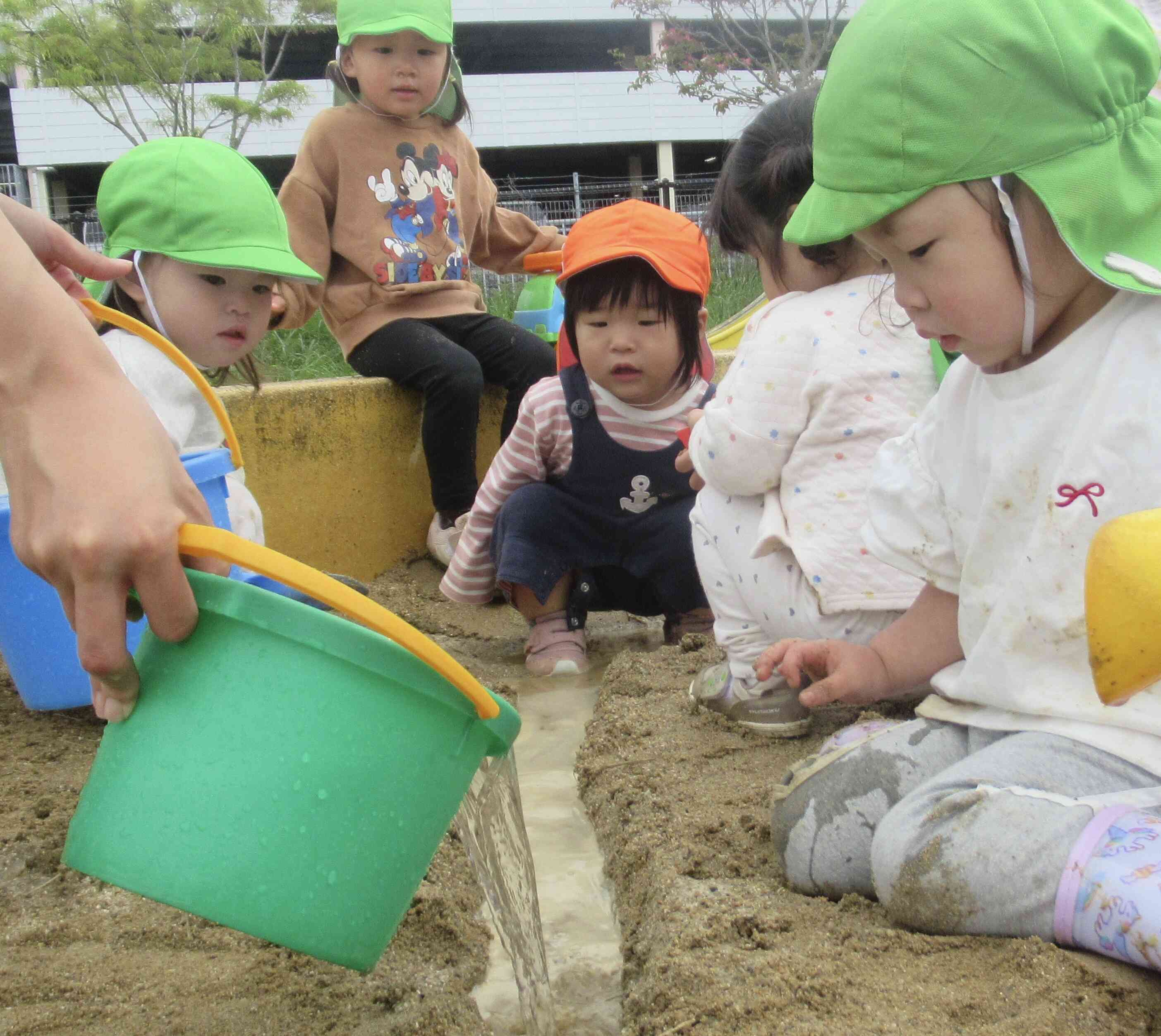 水を流すと､､？