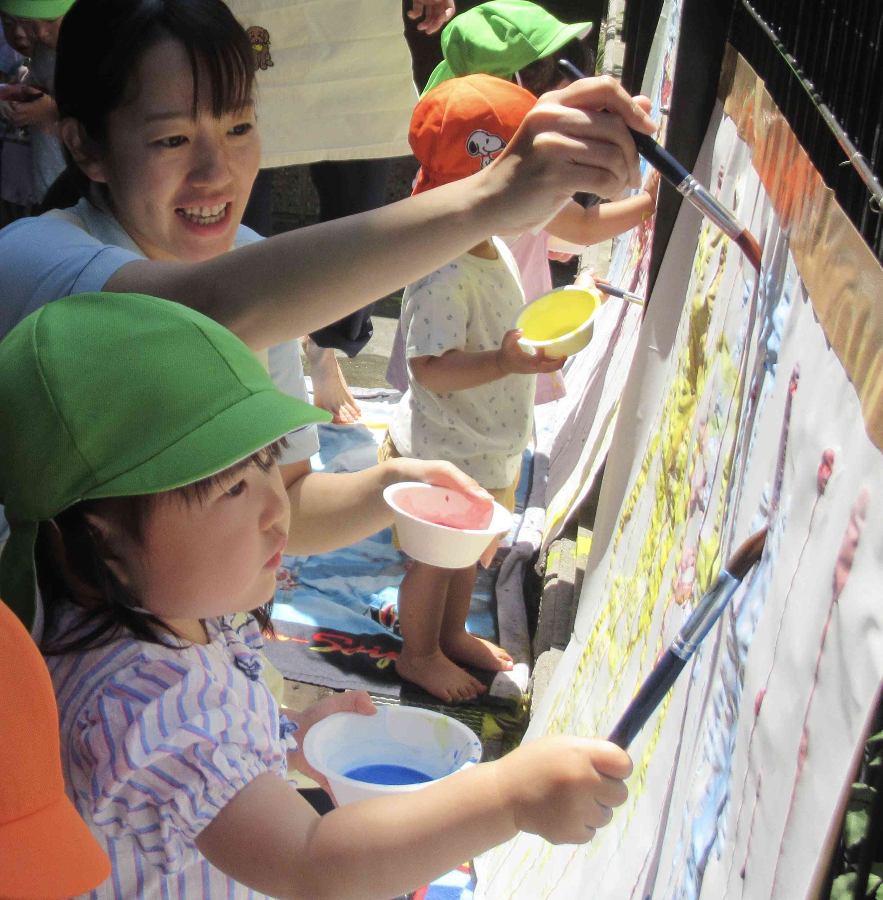 うさぎ・あひる組 絵の具遊び