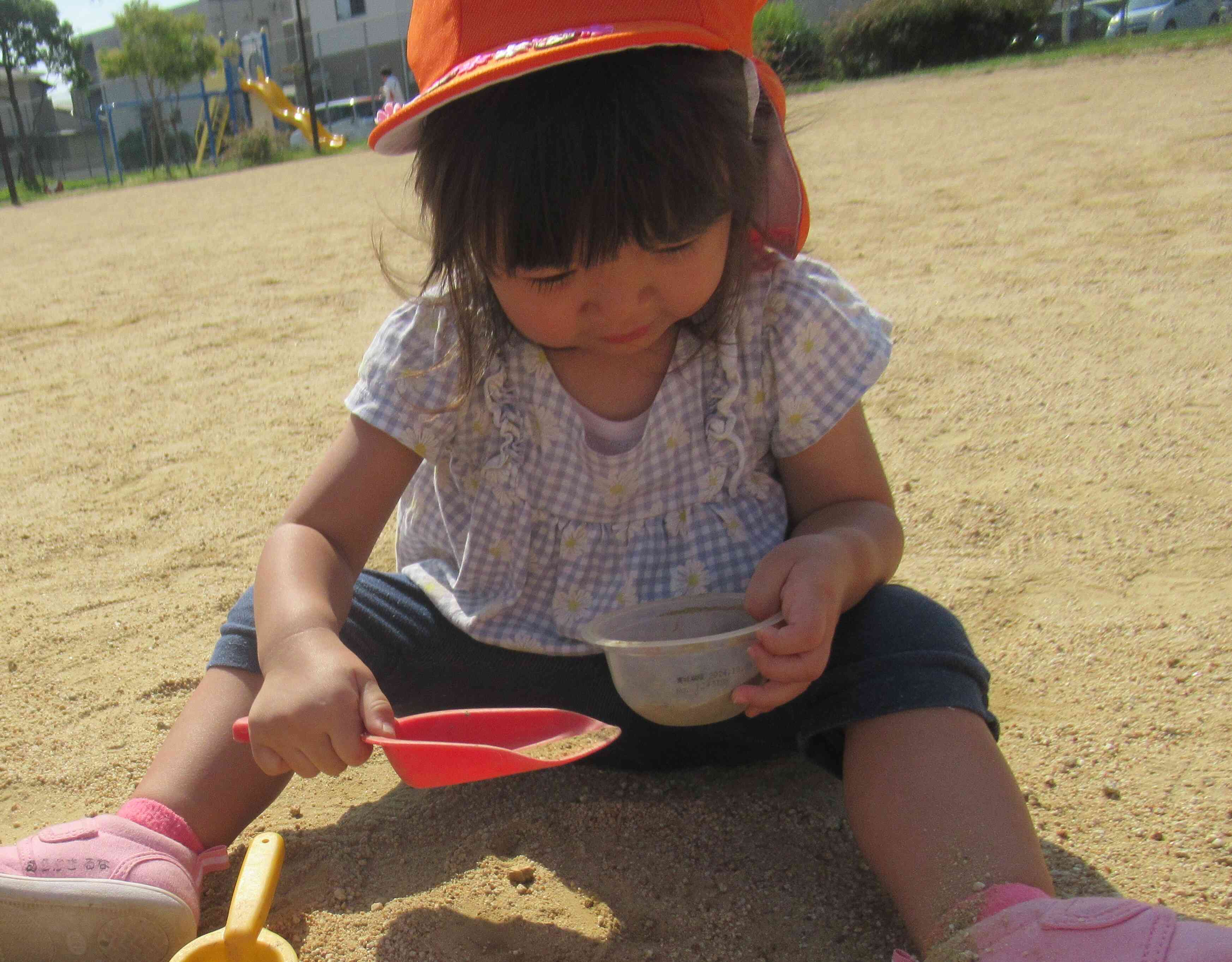 お砂遊びも楽しいね♪