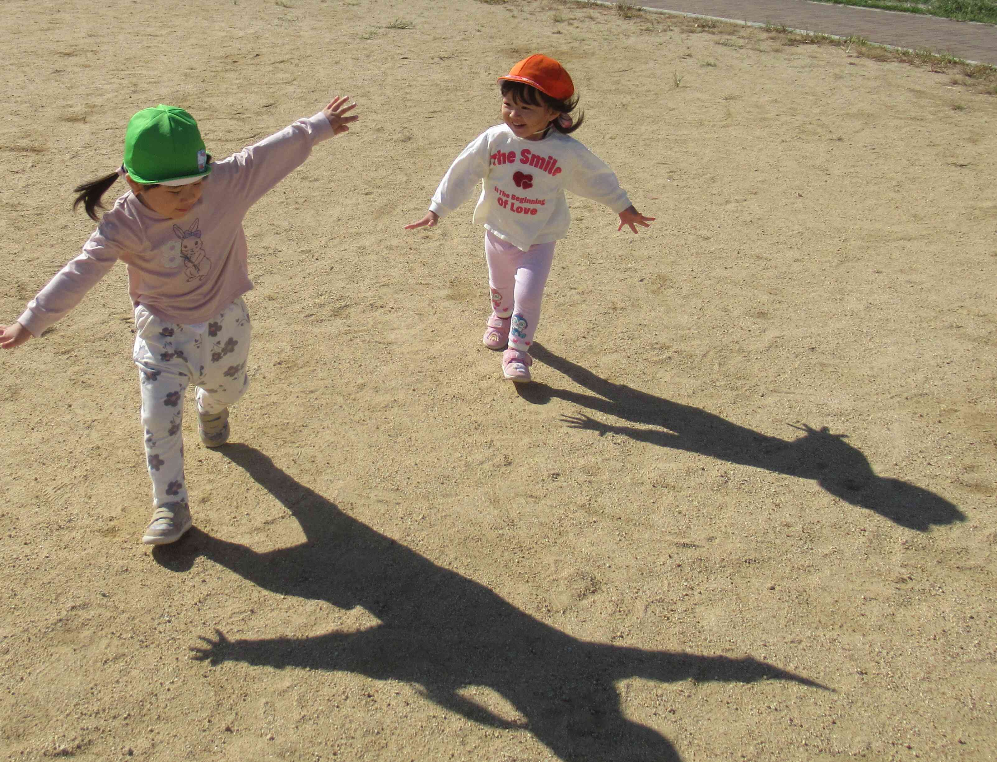 影を見つけて…