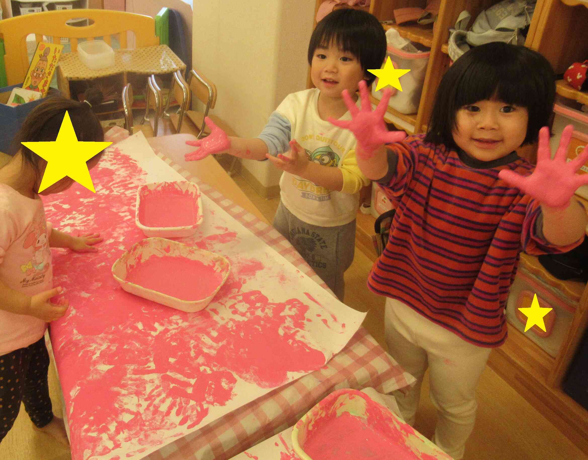 絵の具の感触を楽しみました♪