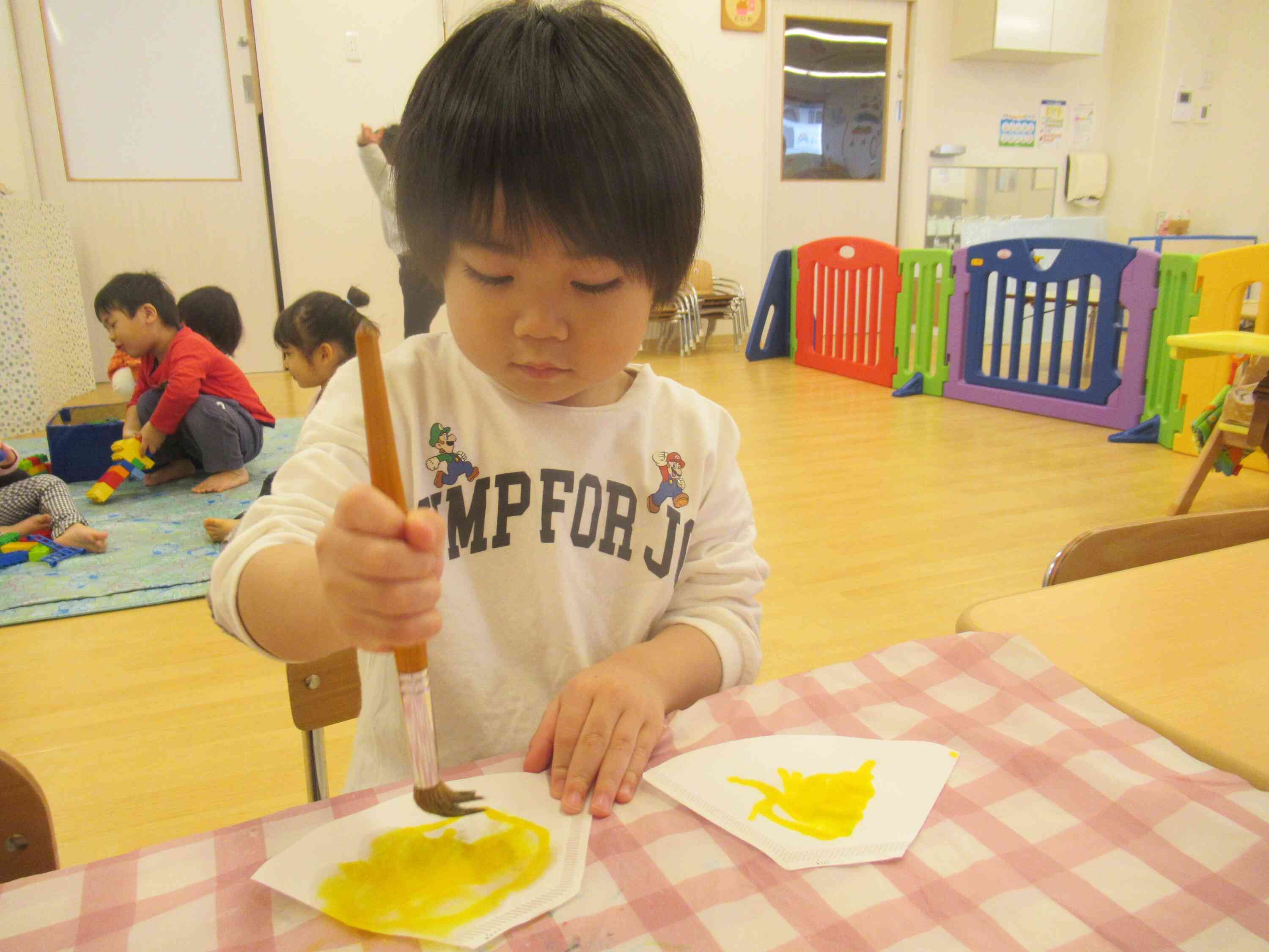 筆でぬりぬりするよ♪