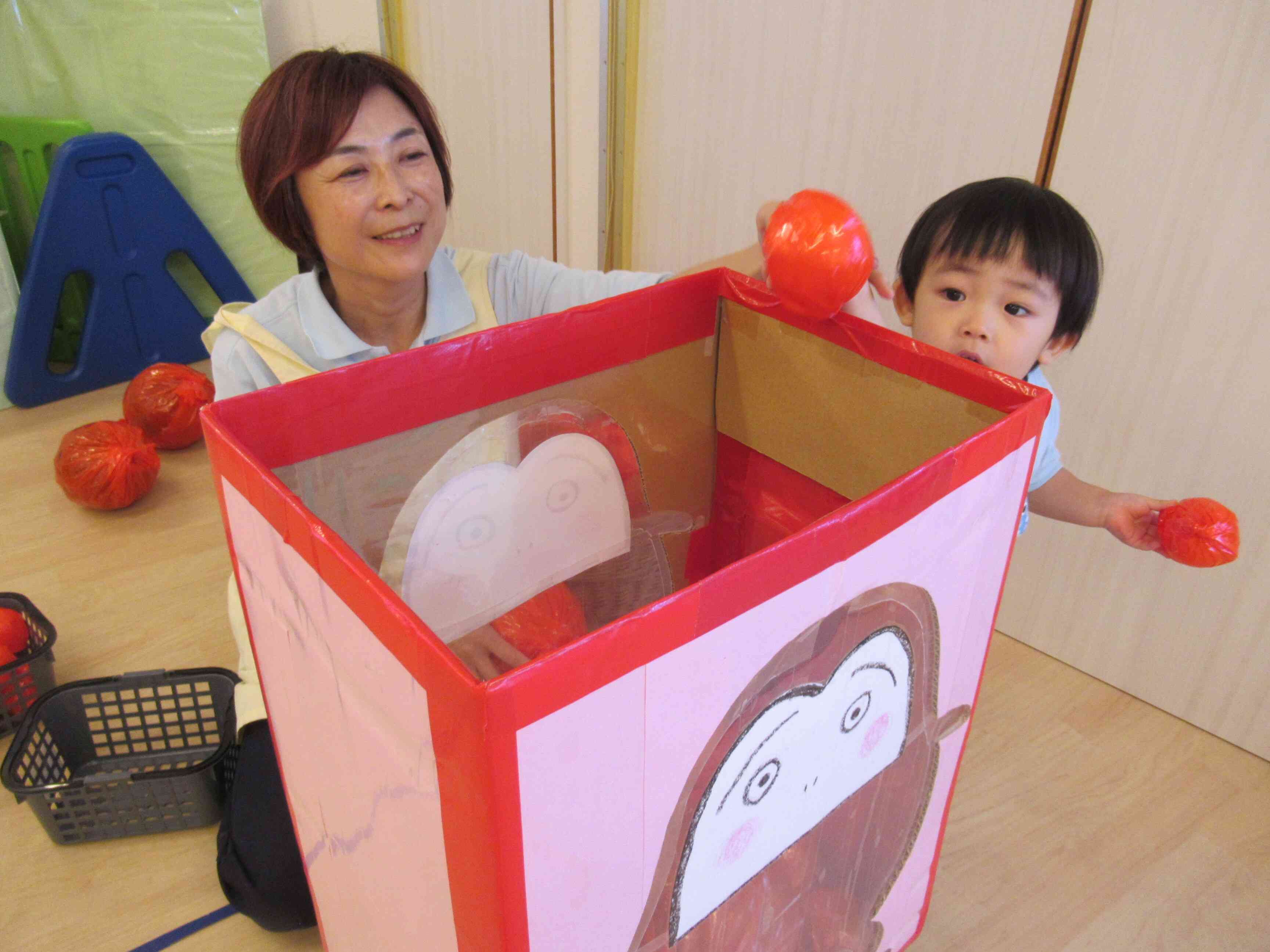 う～ん！ボール入るかな…！？