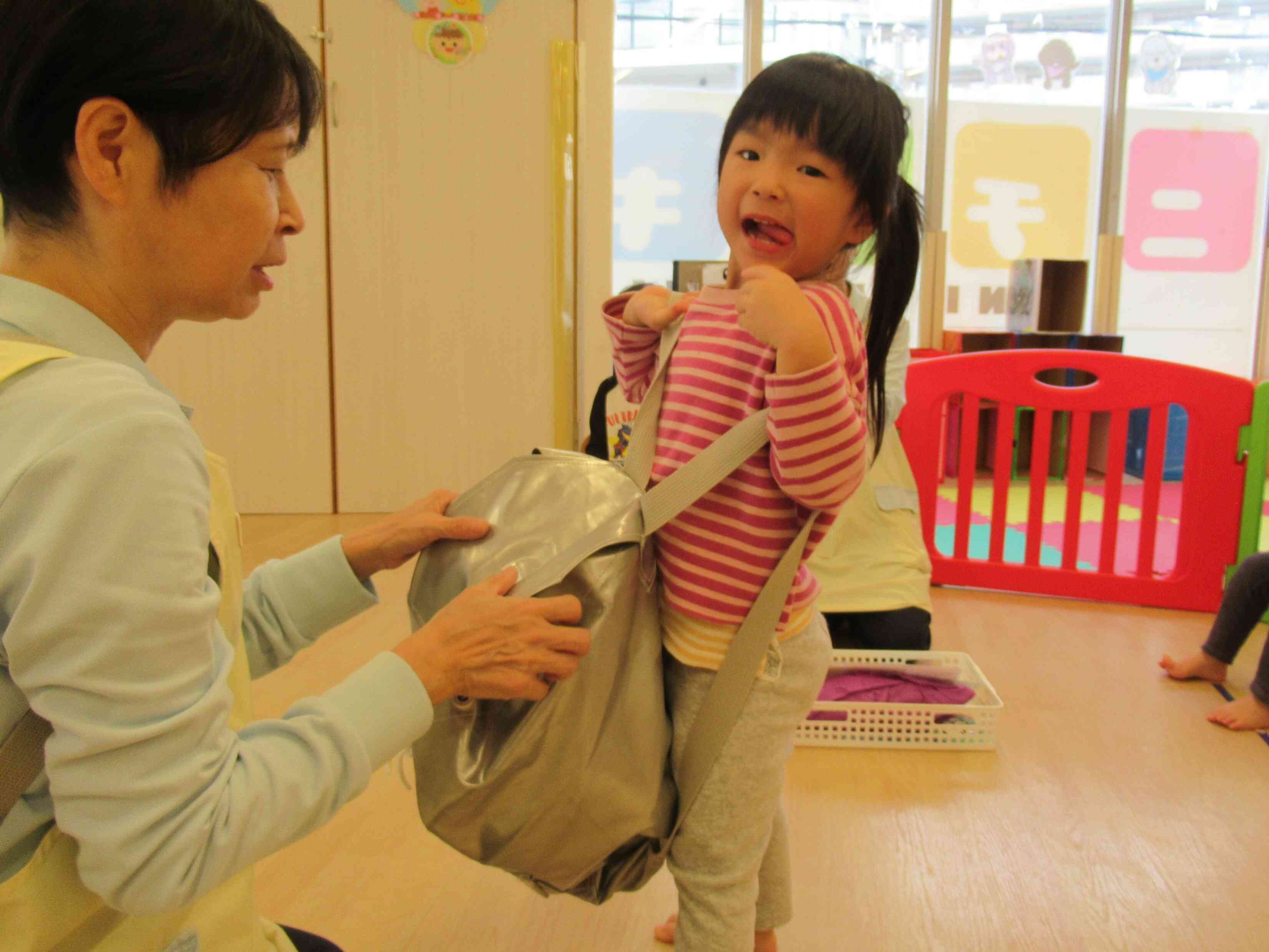 へへっ！私も持てたよ！