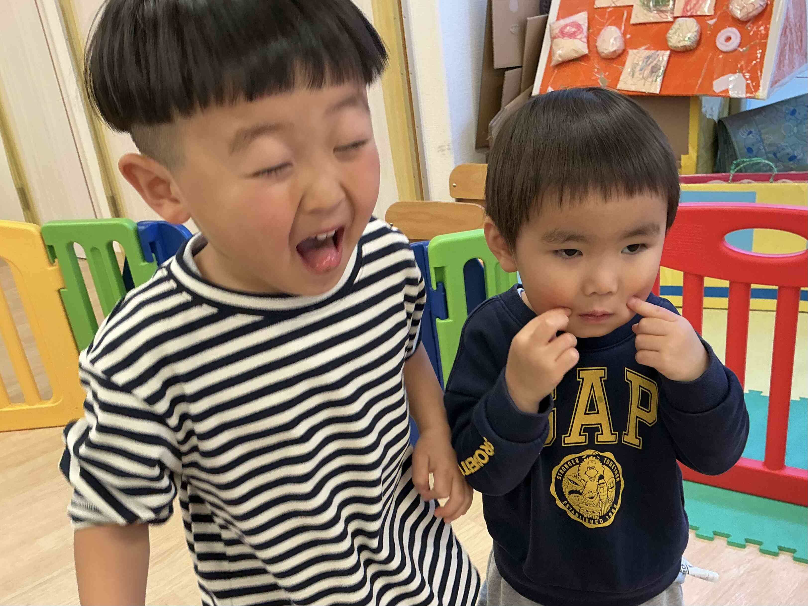 にらめっこにハマっています♫