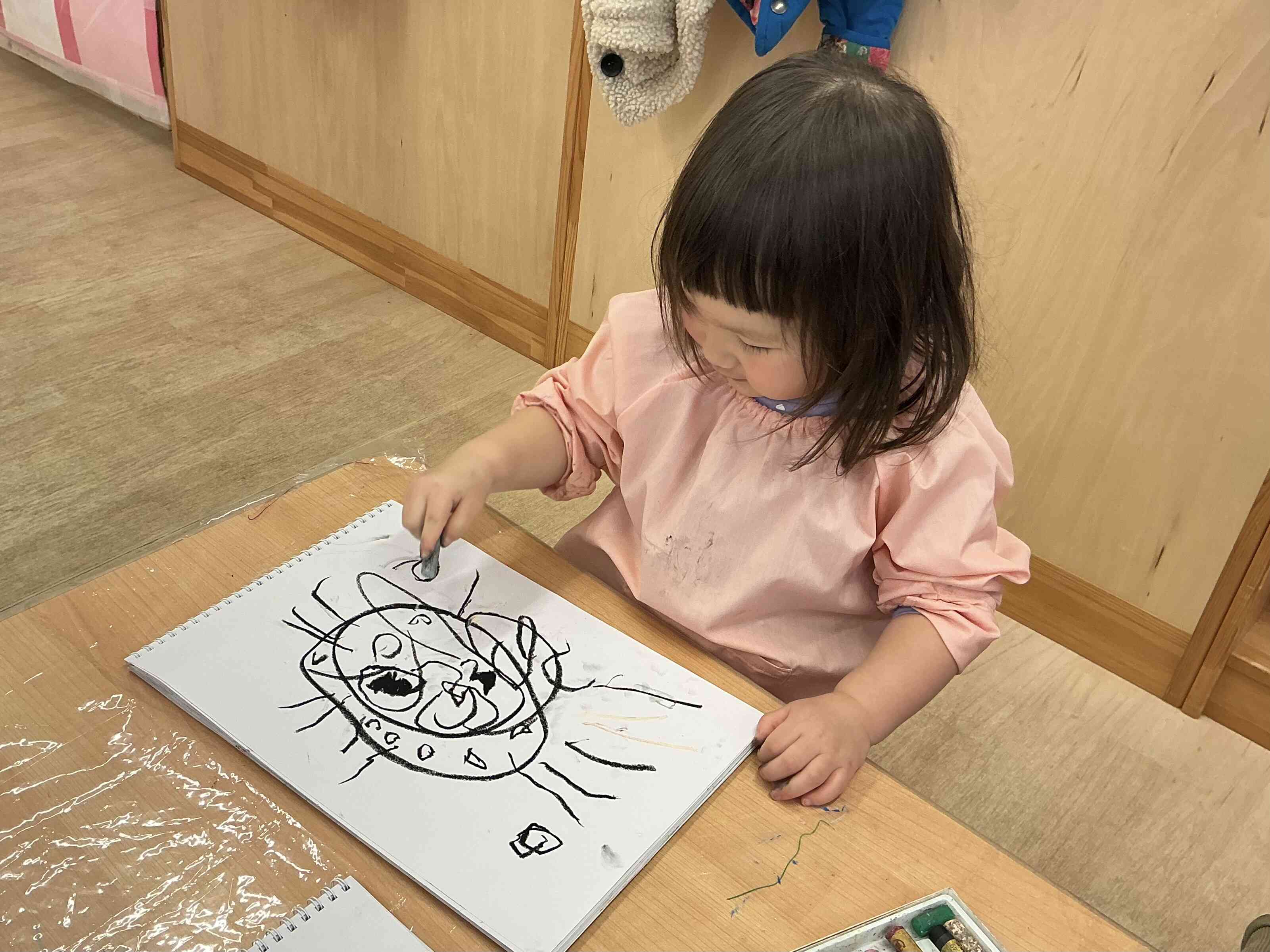 雨の日の子ども達
