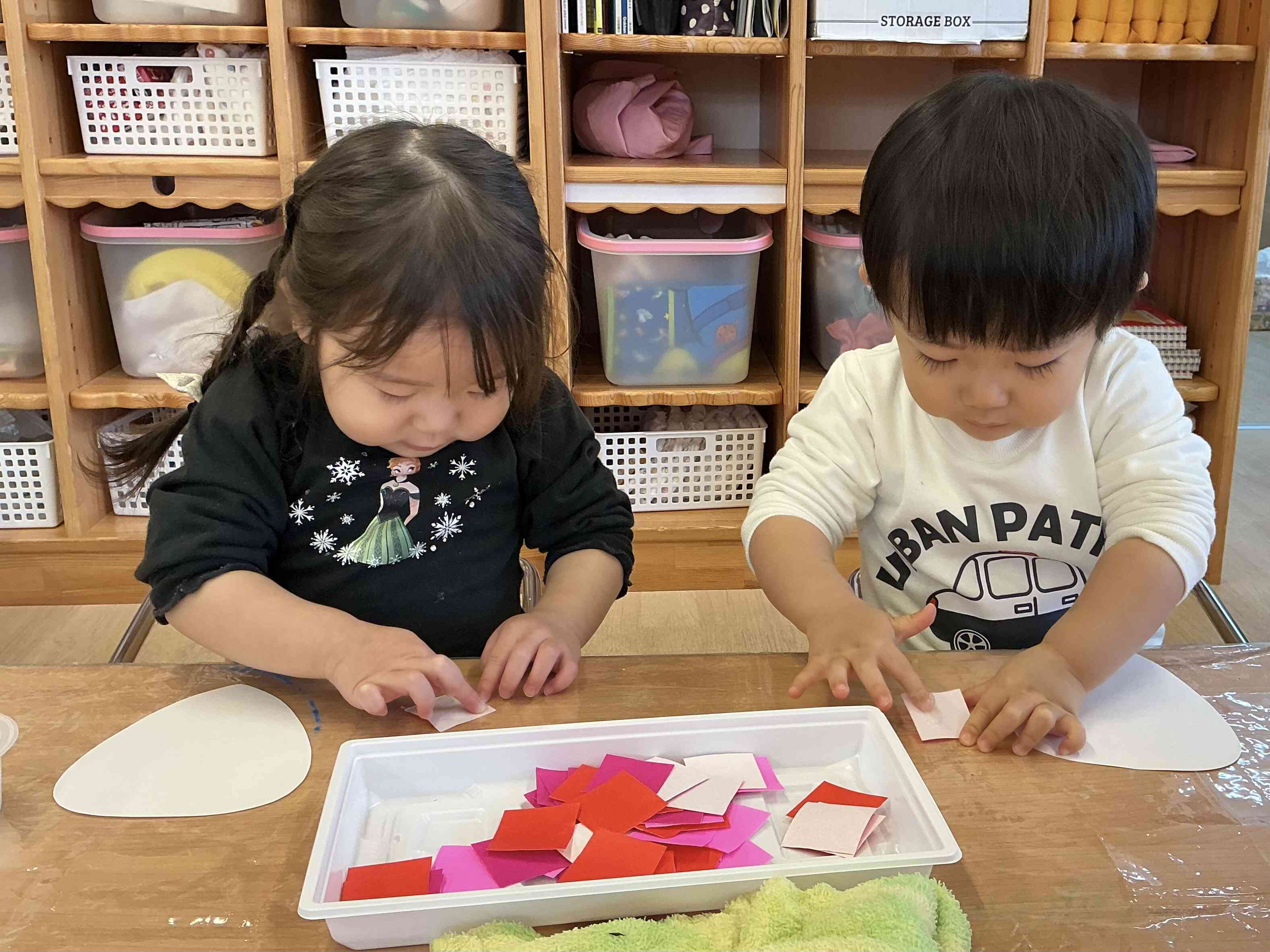 お友達とお隣で〜