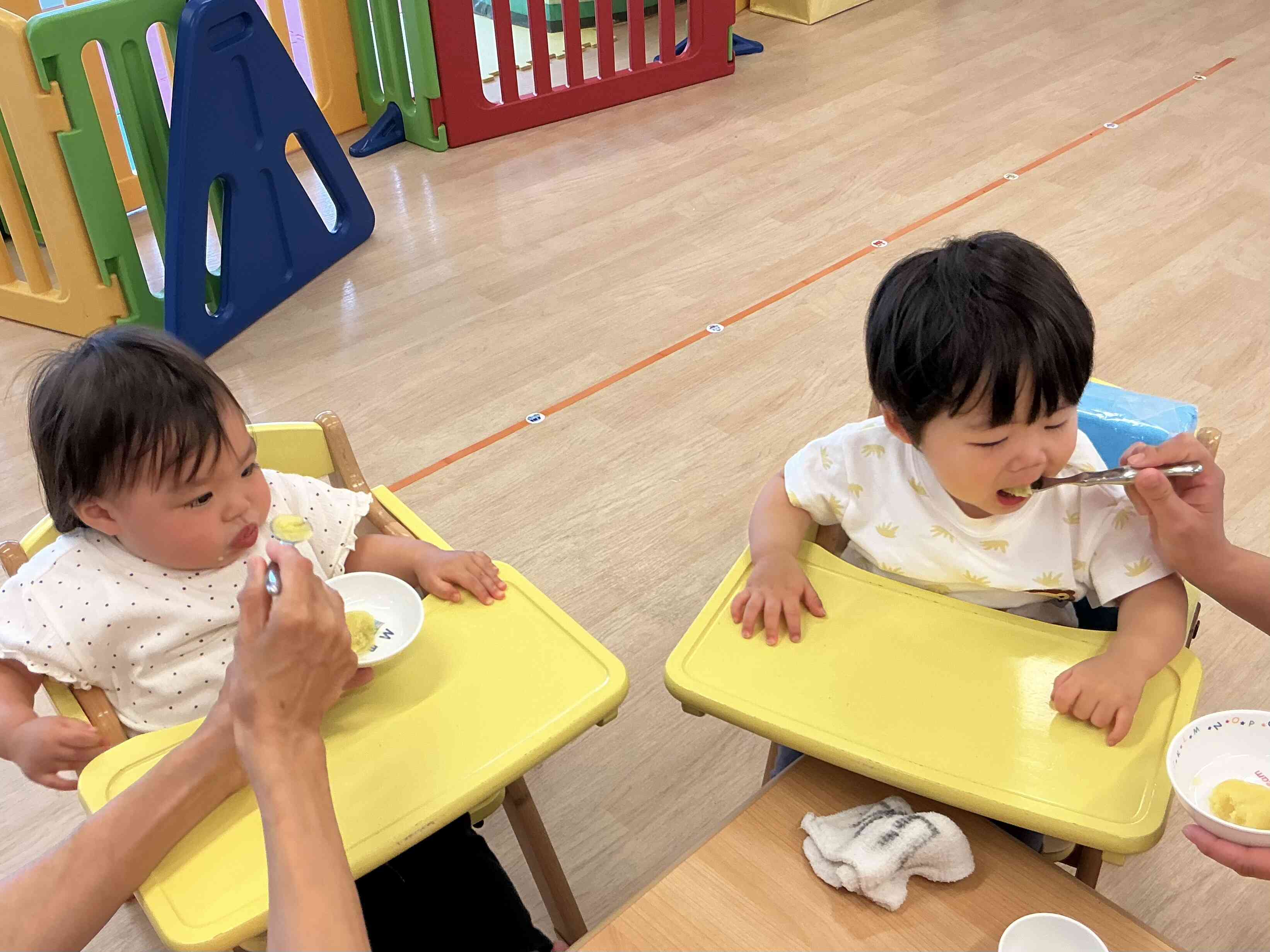 お口を開けて、あ〜んパクッ！！