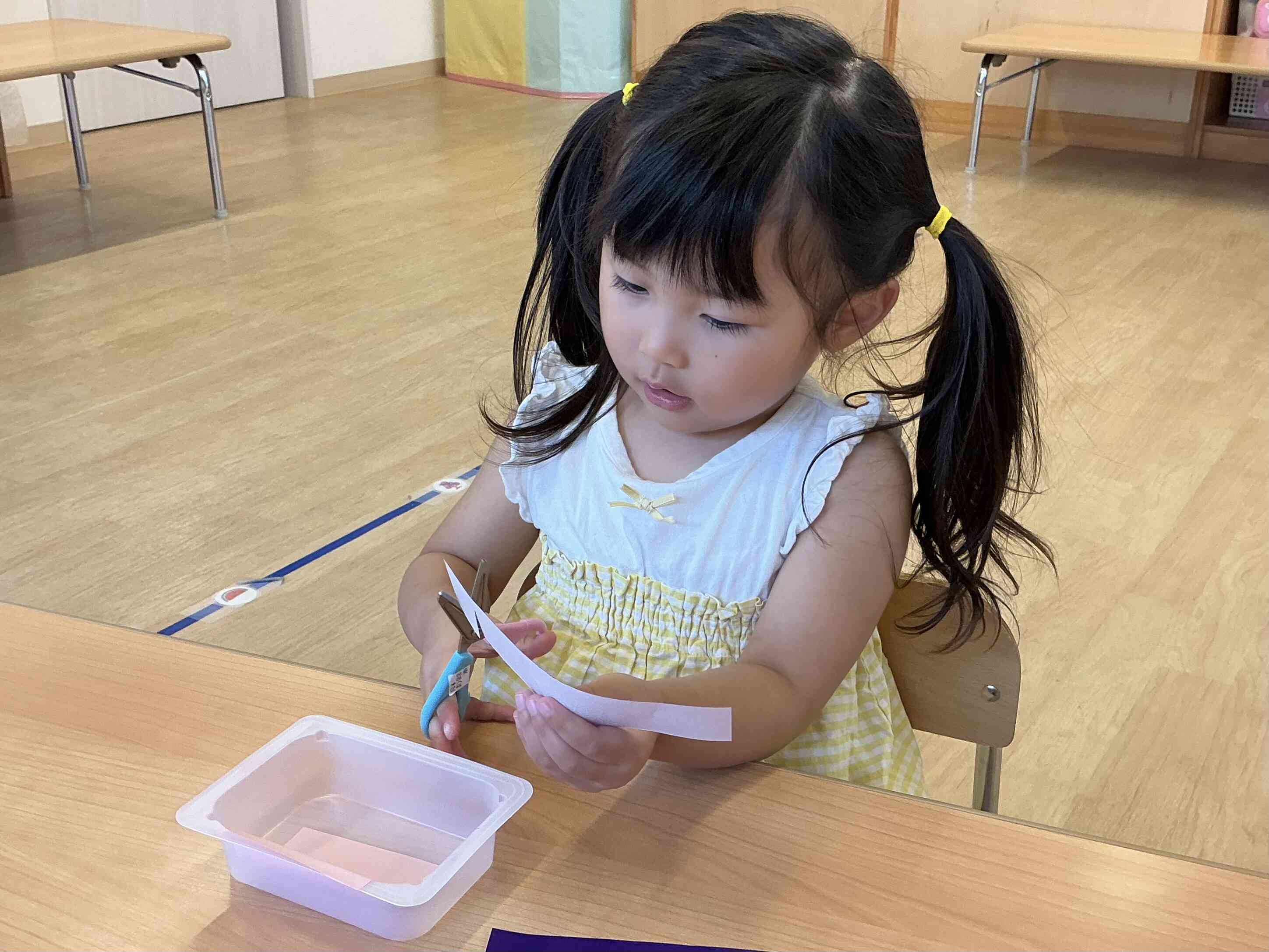 ちょっきん、ちょっきん