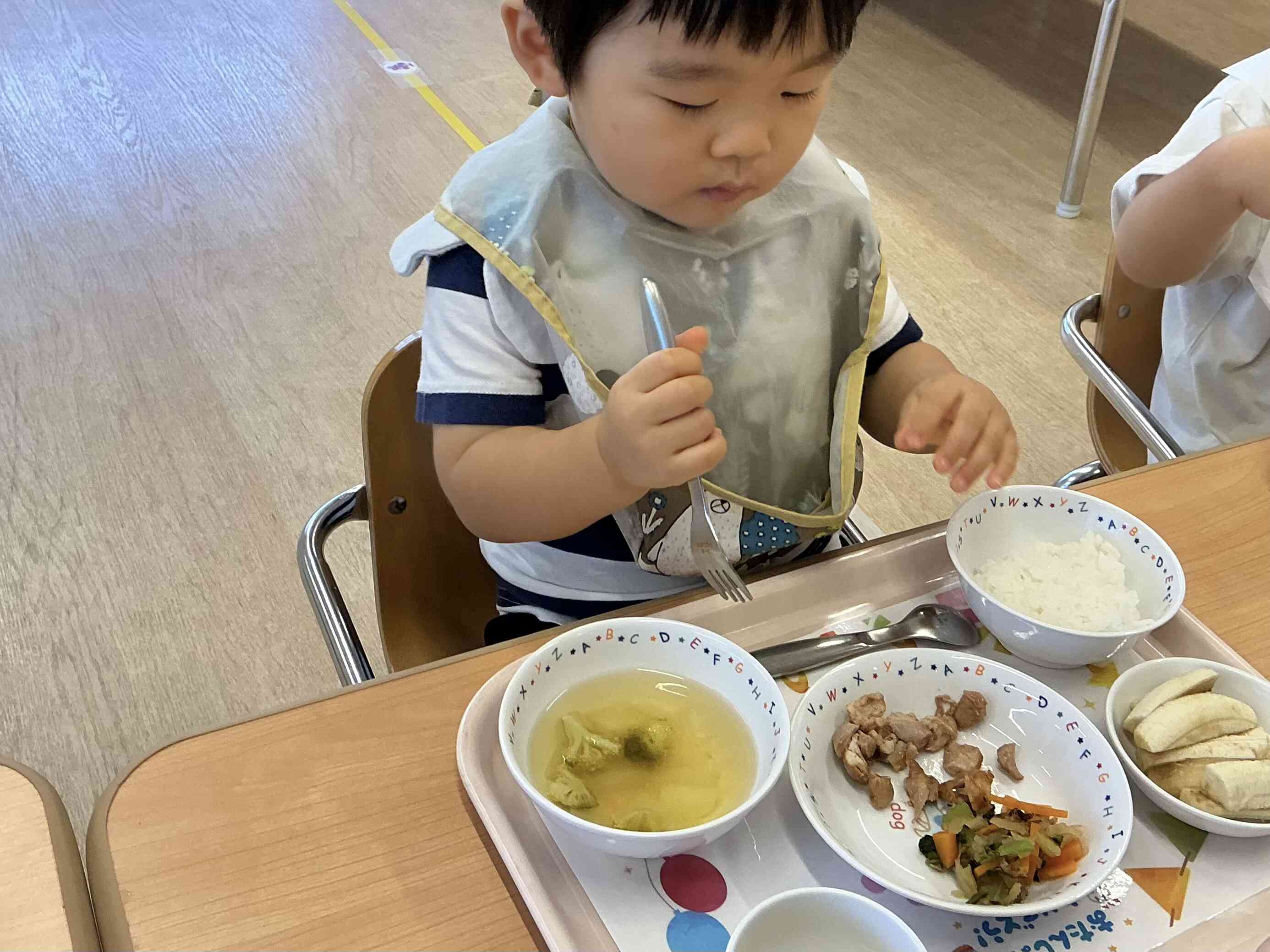 どれからたべようかなぁ？