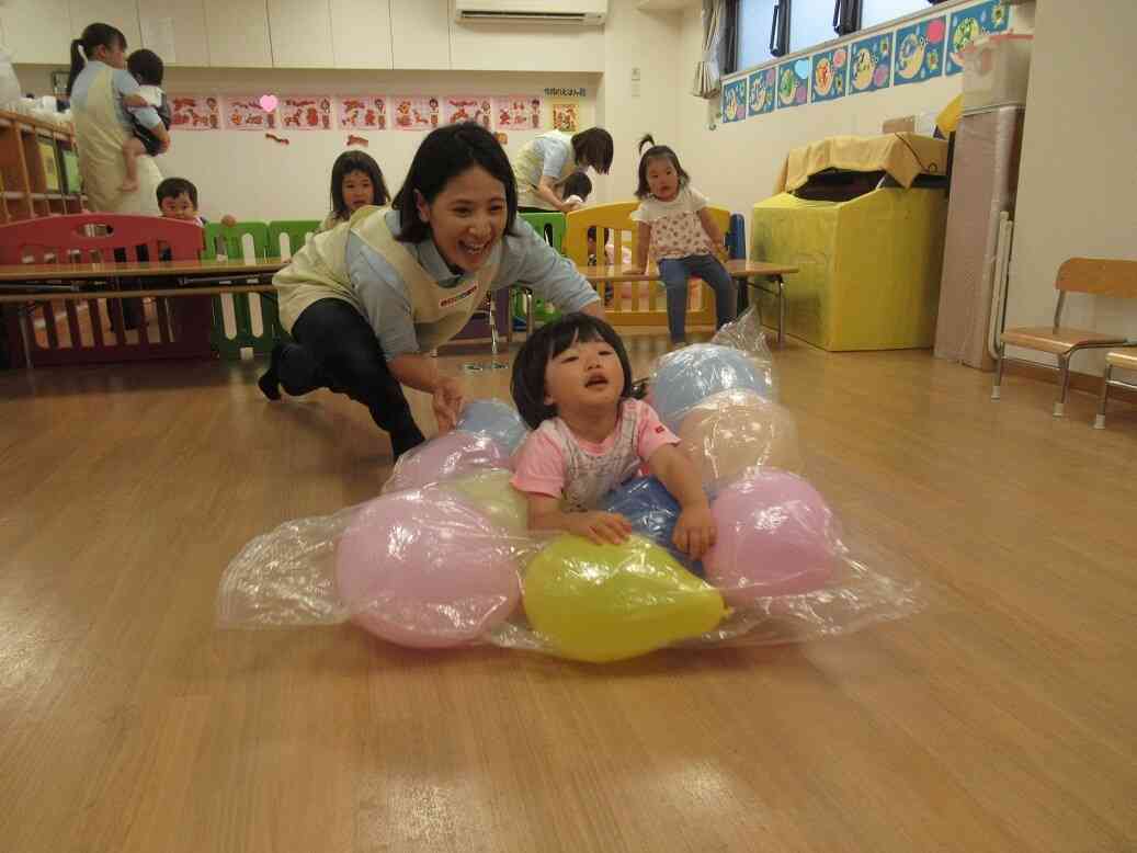 思いっきり☆風船マットでビューン♪