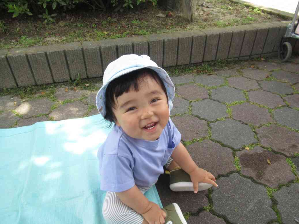 日陰は涼しくて、気持ちがいいね♡